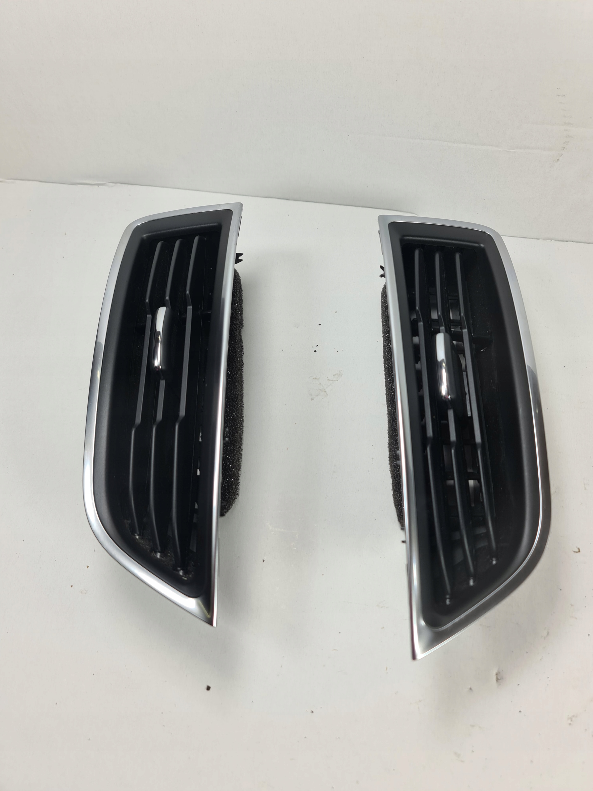 EM2B-19C682-A EM2B-19C681-A - S-MAX MK2 ВЕНТИЛЯЦИОННАЯ РЕШЕТКА ЦЕНТРАЛЬНАЯ ПРАВАЯ ЛЕВАЯ KPL