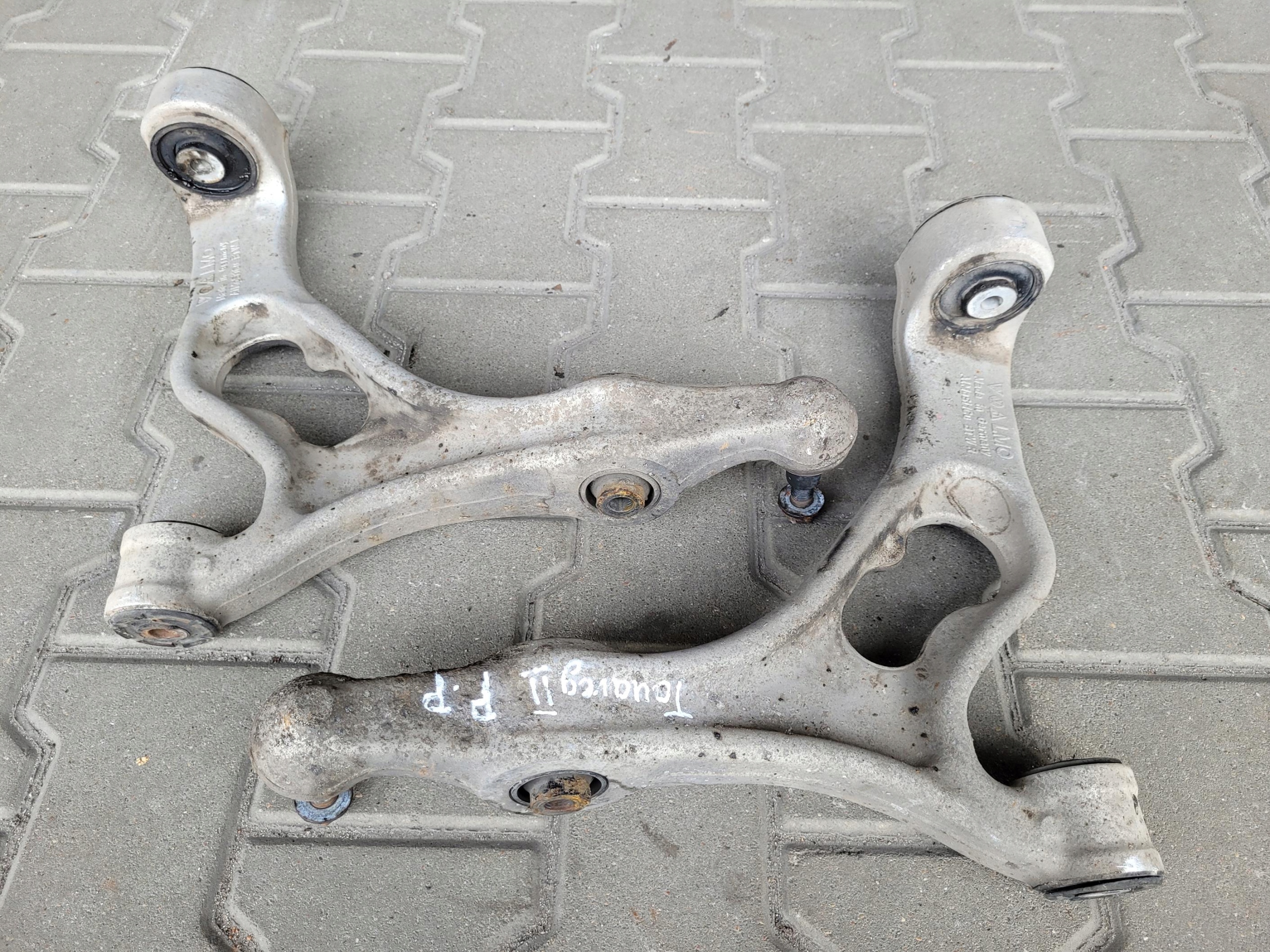 arm front front left right lower VW TOUAREG II 2 7P 3.0 TDI
