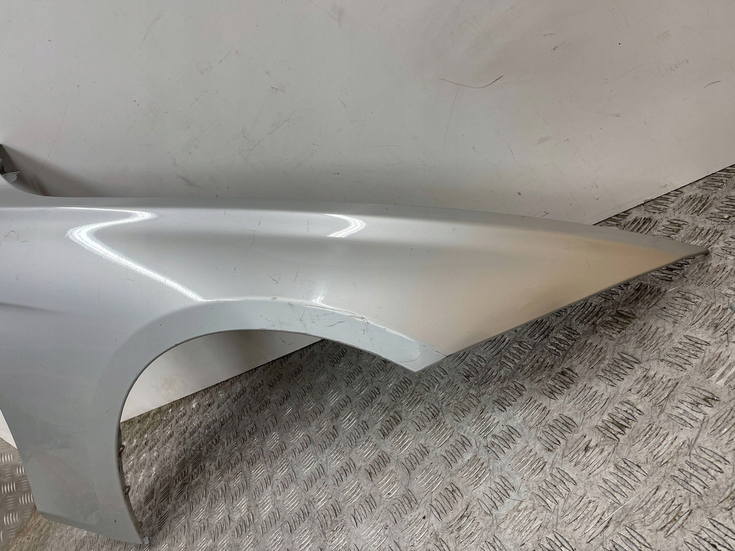 fender front front right BMW III 3 F30 F31 12