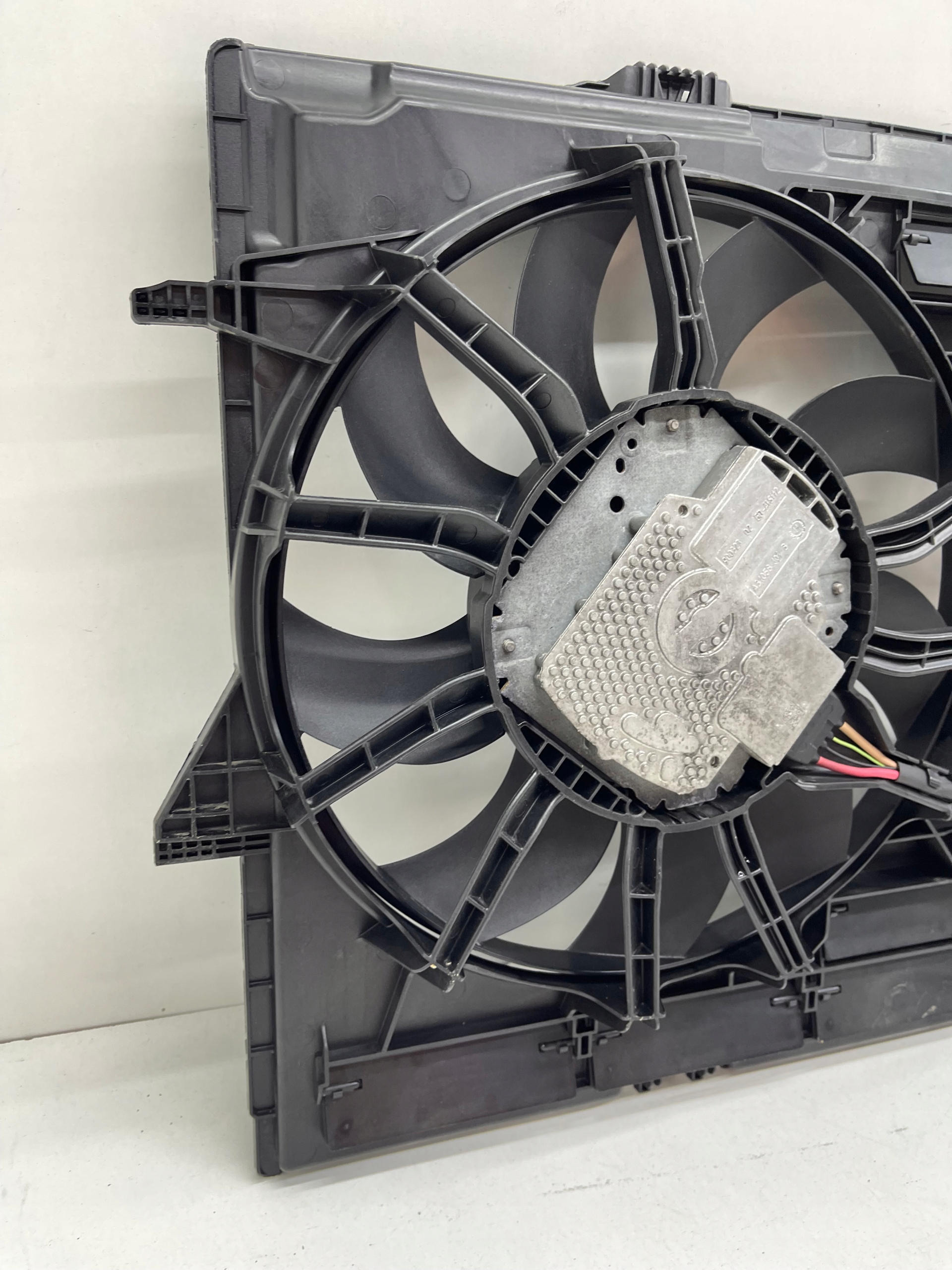 AUDI A7 A8 A5 A6 C7 3.0 TDI ventilátor ventylátory chladiče CALE originál!