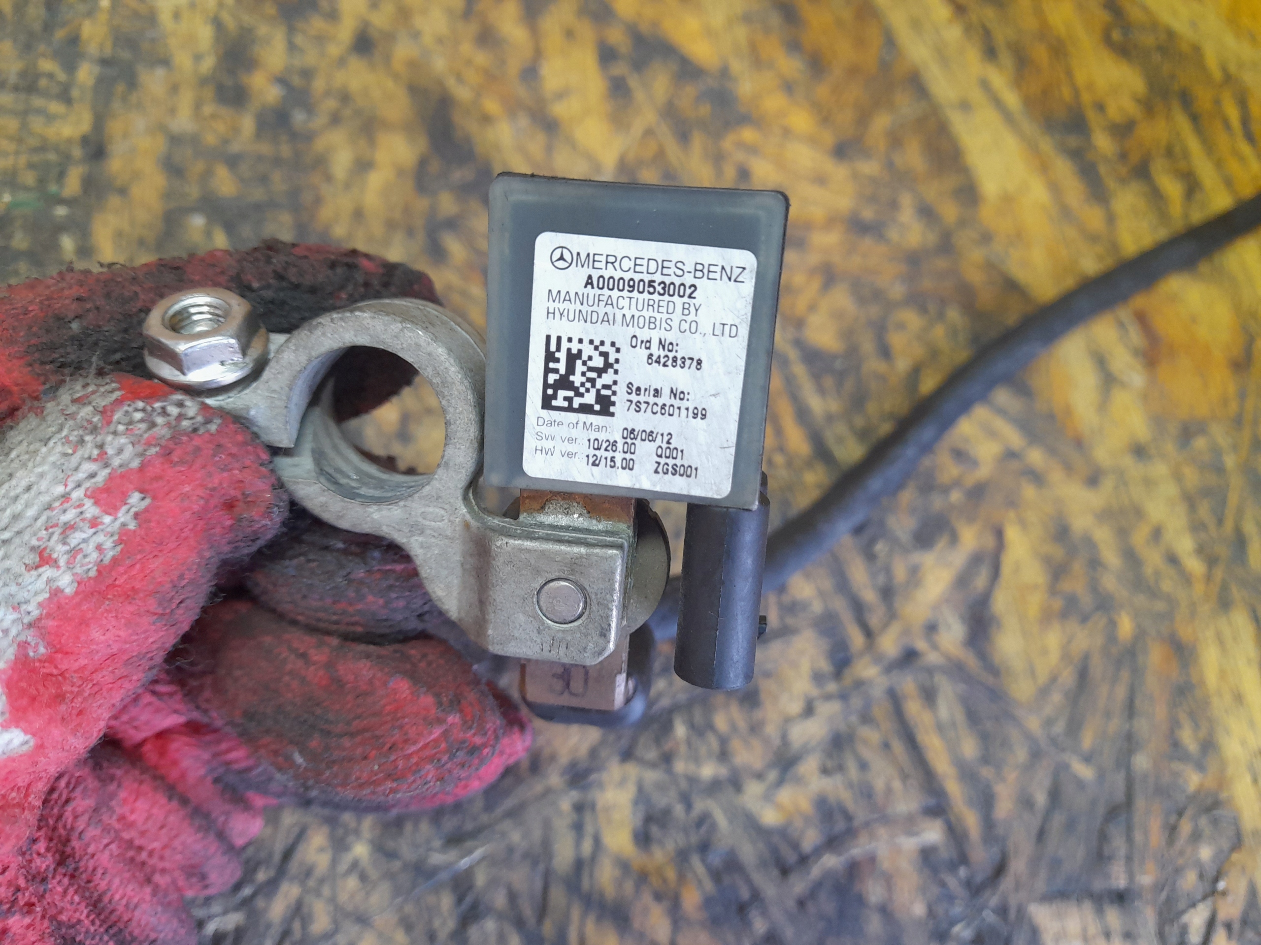 MERCEDES W204 LIFT W212 KLEMA MINUSOWA Producent części Mercedes-Benz OE