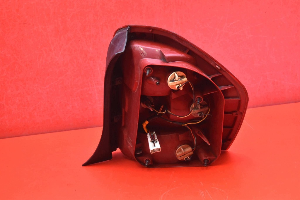 light left rear part rear 92401-2F2 KIA CERATO 1 and HB 04-06