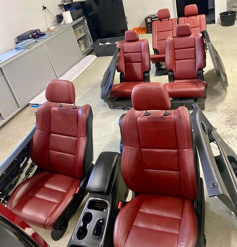 Сиденья сидение обшивка srodek DODGE ДЮРАНГО SRT 18-