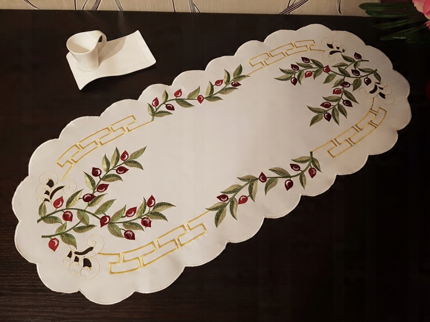

Bieżnik biały złoty haft 40 x 90 cm