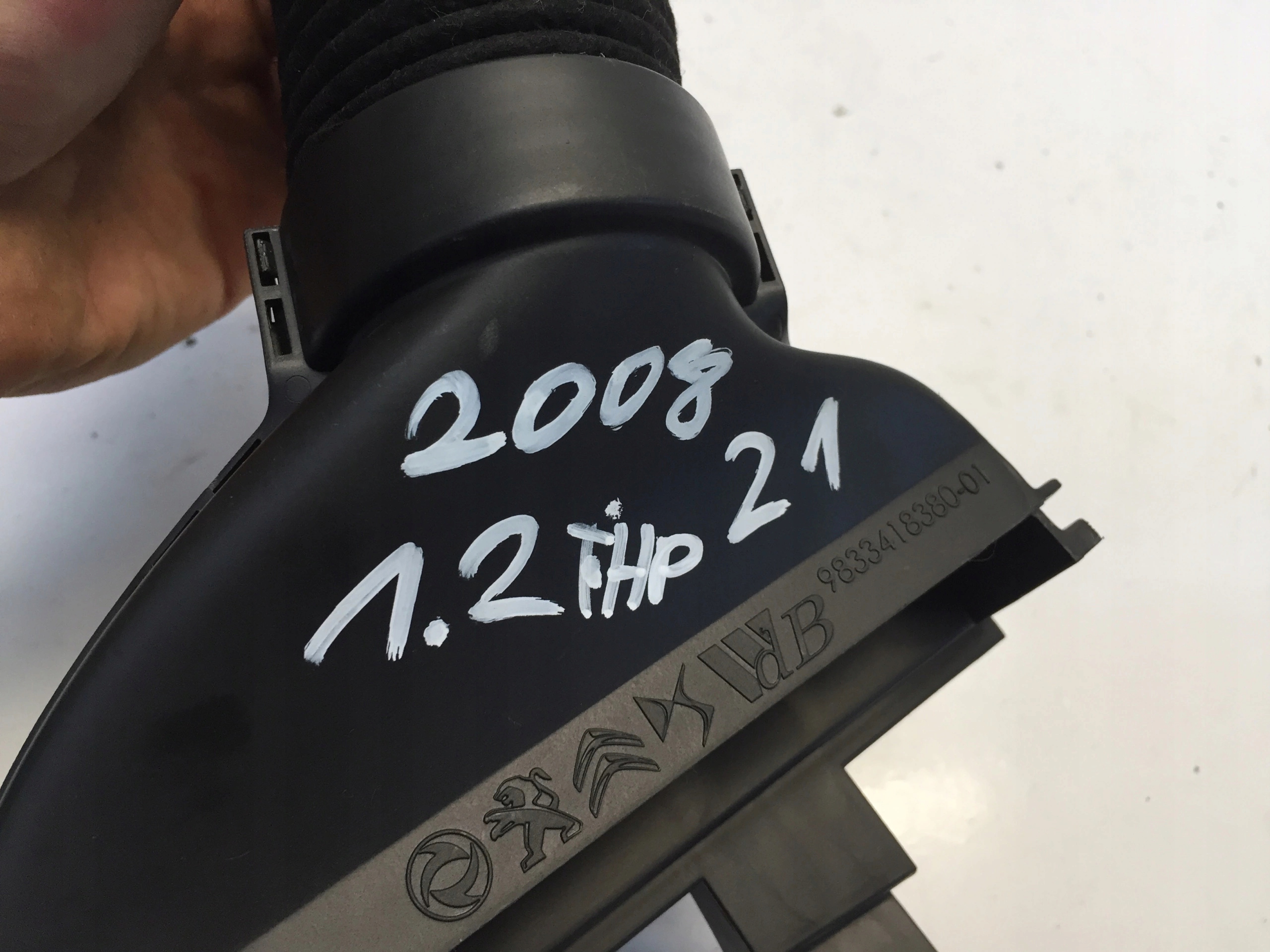 PEUGEOT 2008 II 2021 RURA PRZEWOD DOLOT POWIETRZA Version European