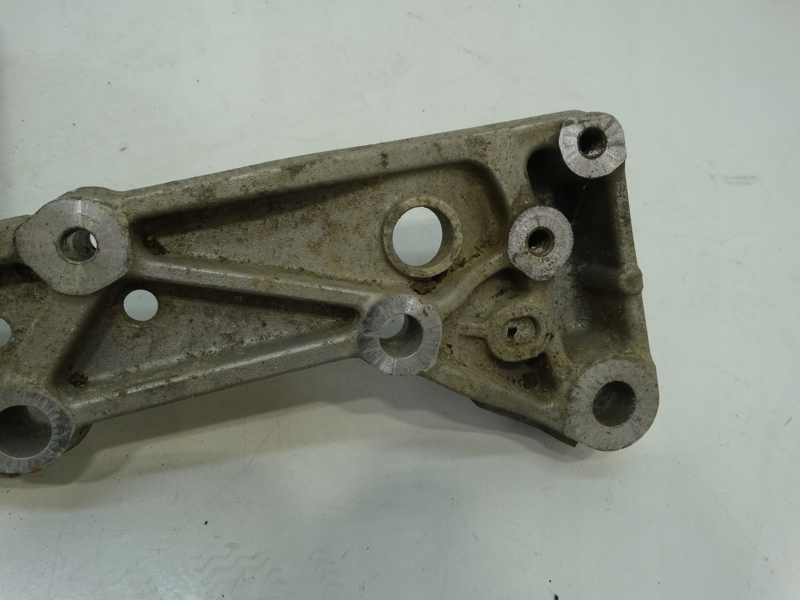 console arms left front VW GOLF VI plus 11R. 1K0199295E