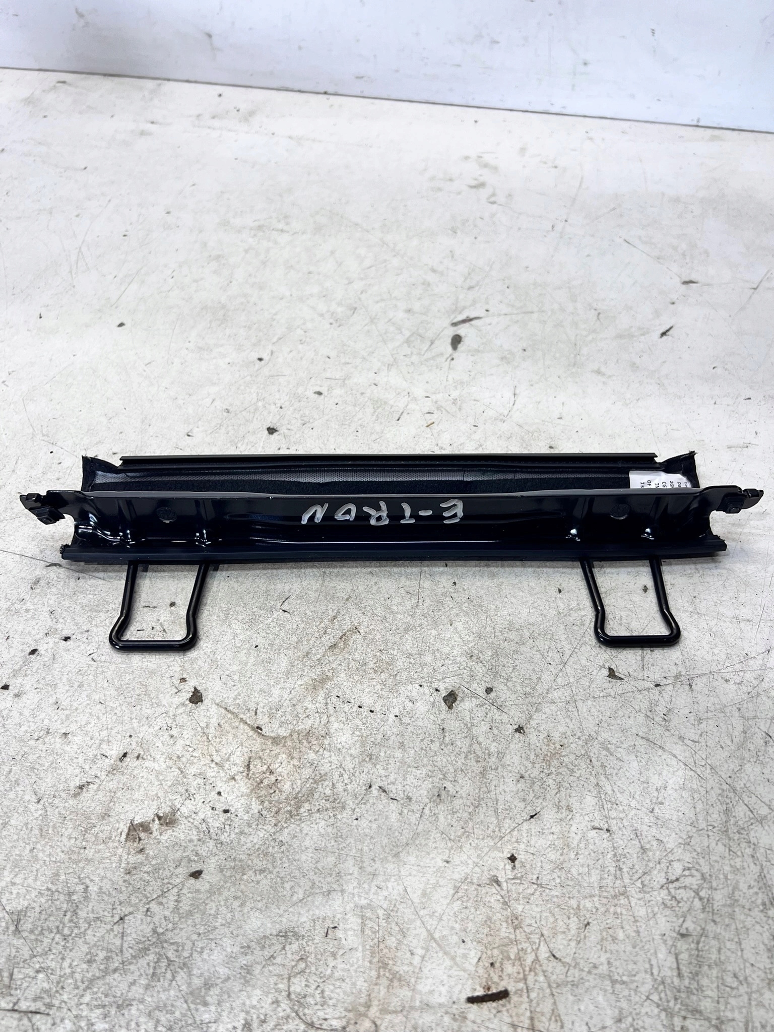 Halter ISOFIX AUDI Q4 E-TRON 2Q0881545