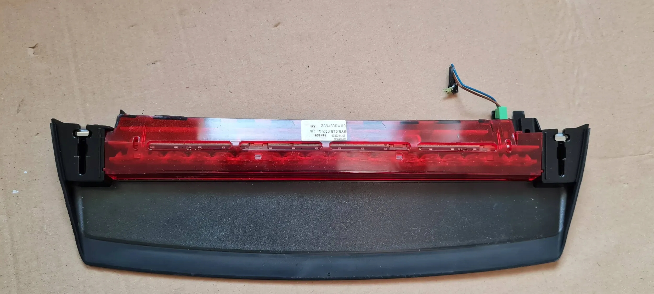 S3 8Y A3 TRZECIE light STOP sedan 8Y5945097C