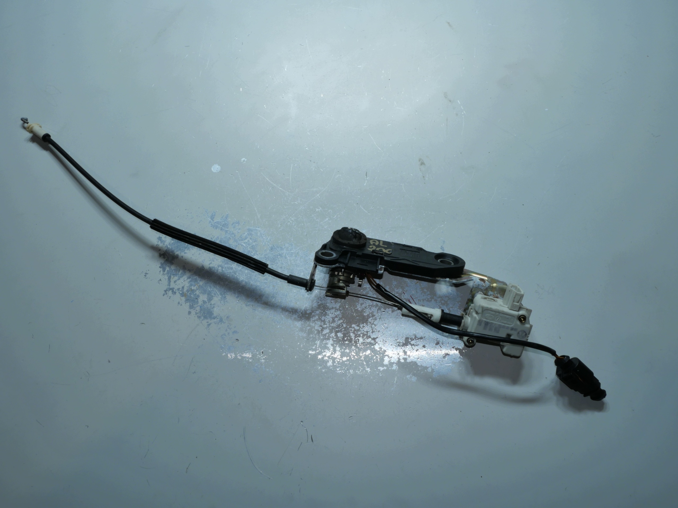 lock bonnet boot VW PASSAT B5 3B9827297A
