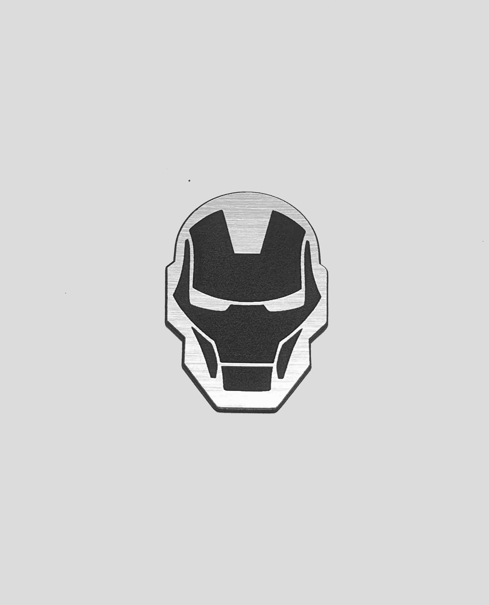 

Iron Man naklejka emblemat 60 x 88 mm *srebrna