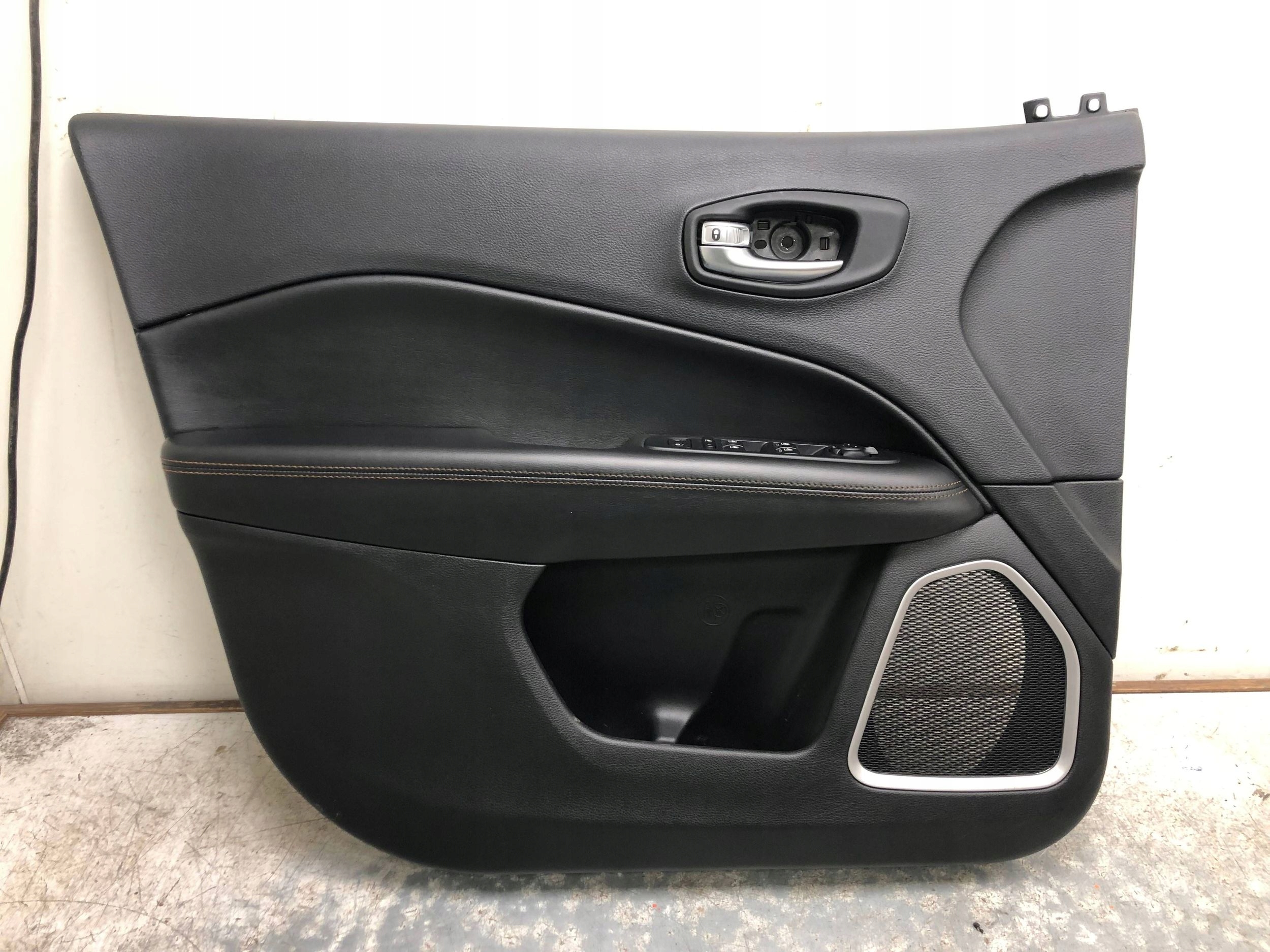 side door left front leather JEEP COMPASS II 4GIBAD056