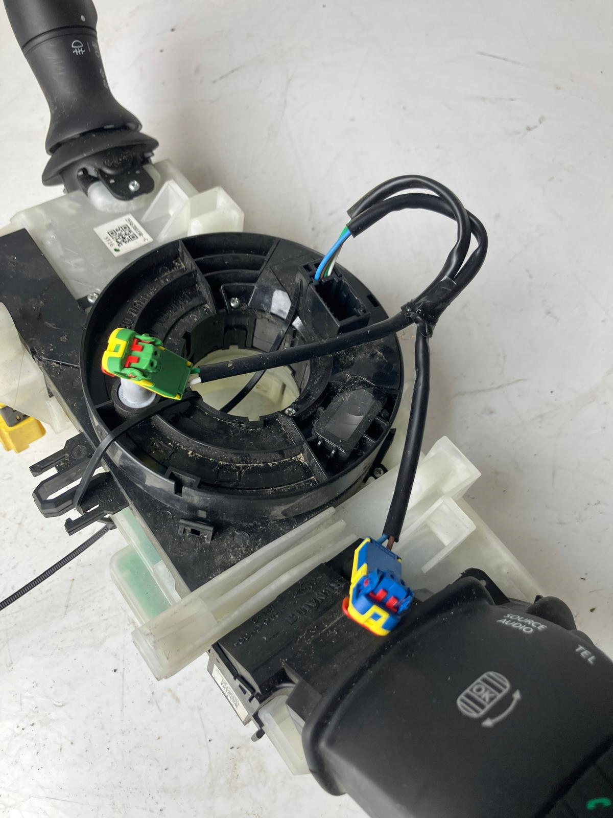 steering wheel levers and controls ring RENAULT SCENIC III 255670019R