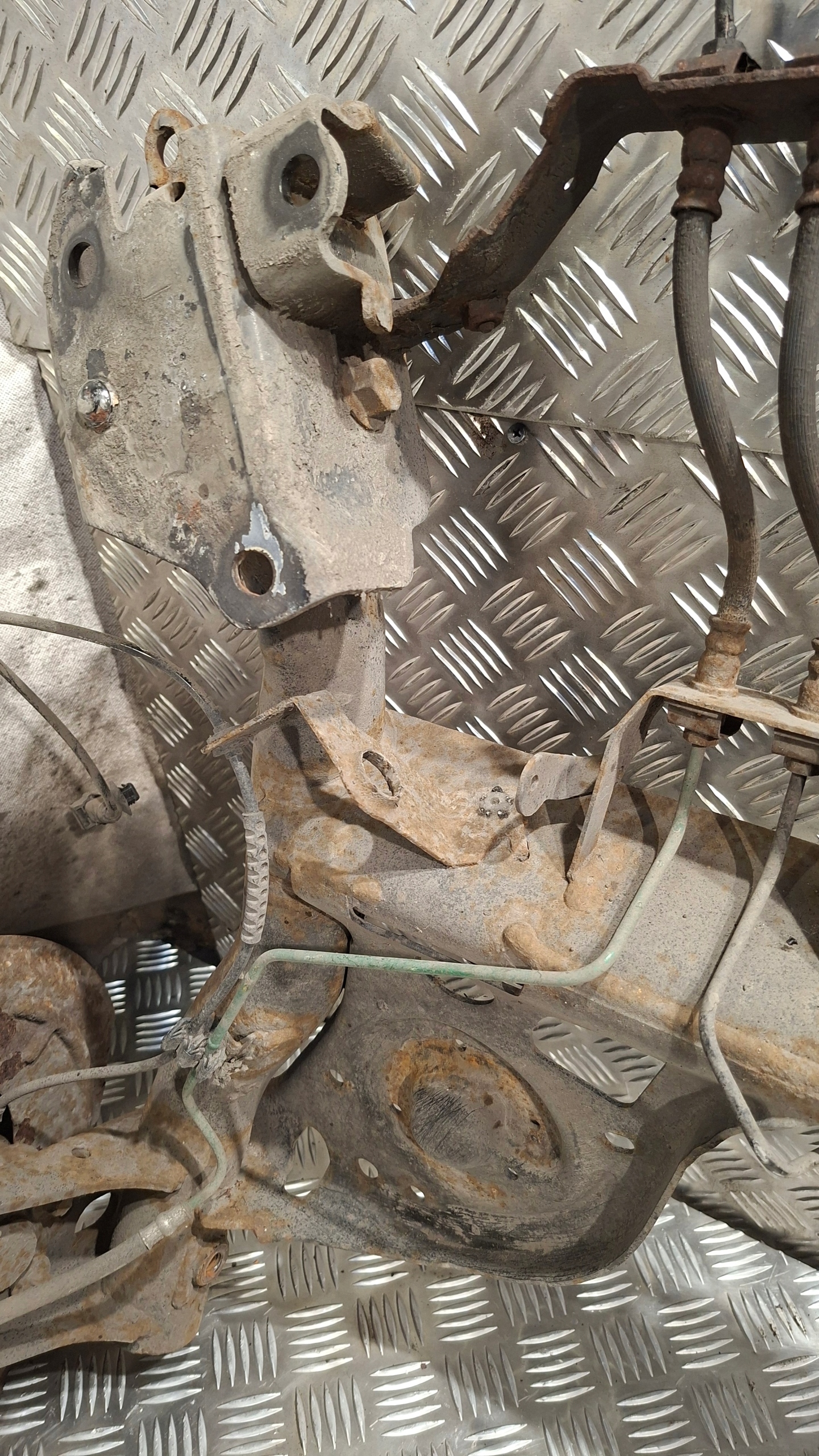 Achsträger heck RENAULT CLIO III