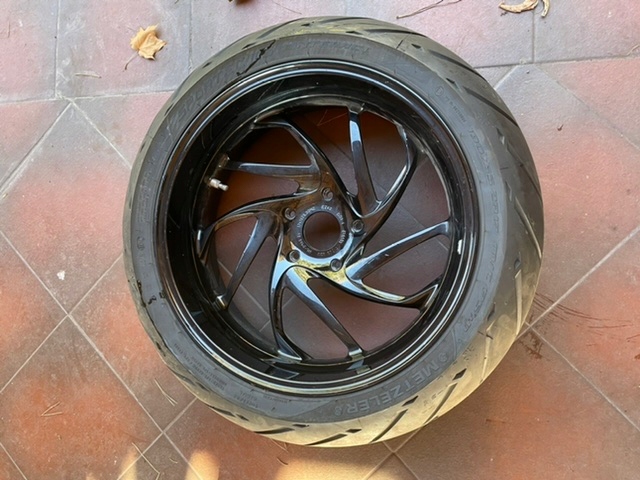 Обід колеса ЗД BMW K 1300 K40 2011 7703829 чорний