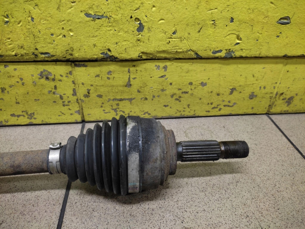 DACIA LOGAN 1.4 semi-axis right front 8200985007