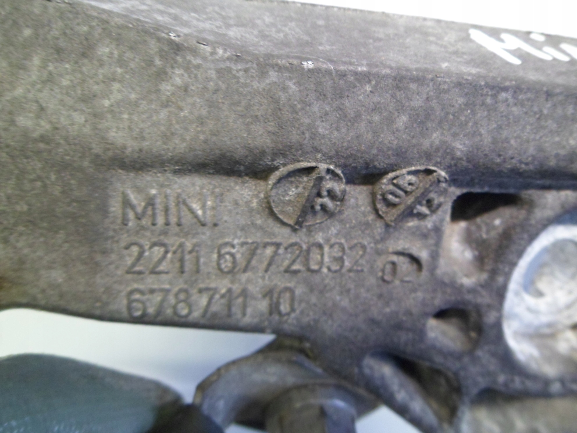 PEUGEOT MINI 1.6VTI support 6772032