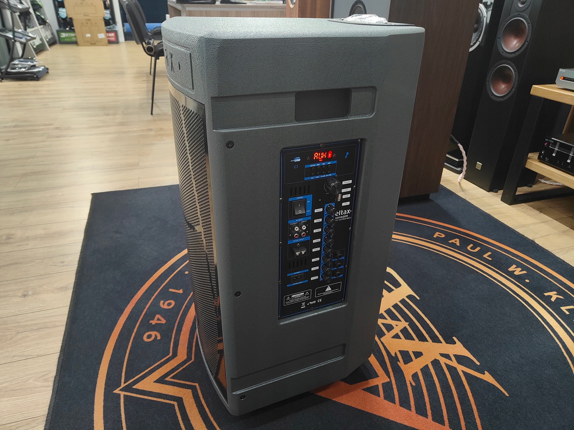 Eltax VOYAGER BT 15 PRO MKII KOLUMNA AKTYWNA 2x Mikrofony SD BT USB 500 W Skuteczność 100 dB