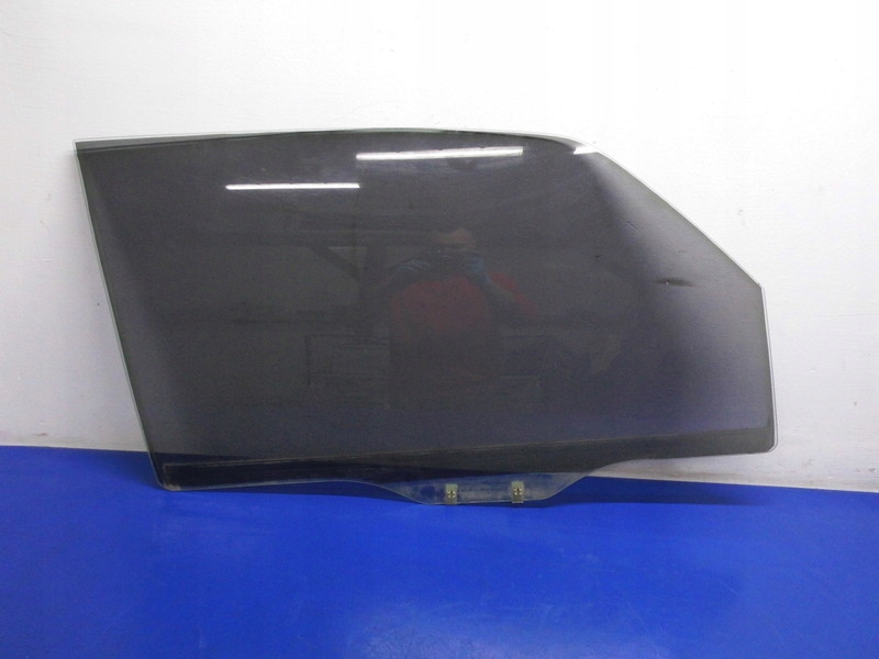 СКЛО ПЕРЕДНЬОЇ ПРАВОЇ ДВЕРІ 3D MITSUBISHI PAJERO III