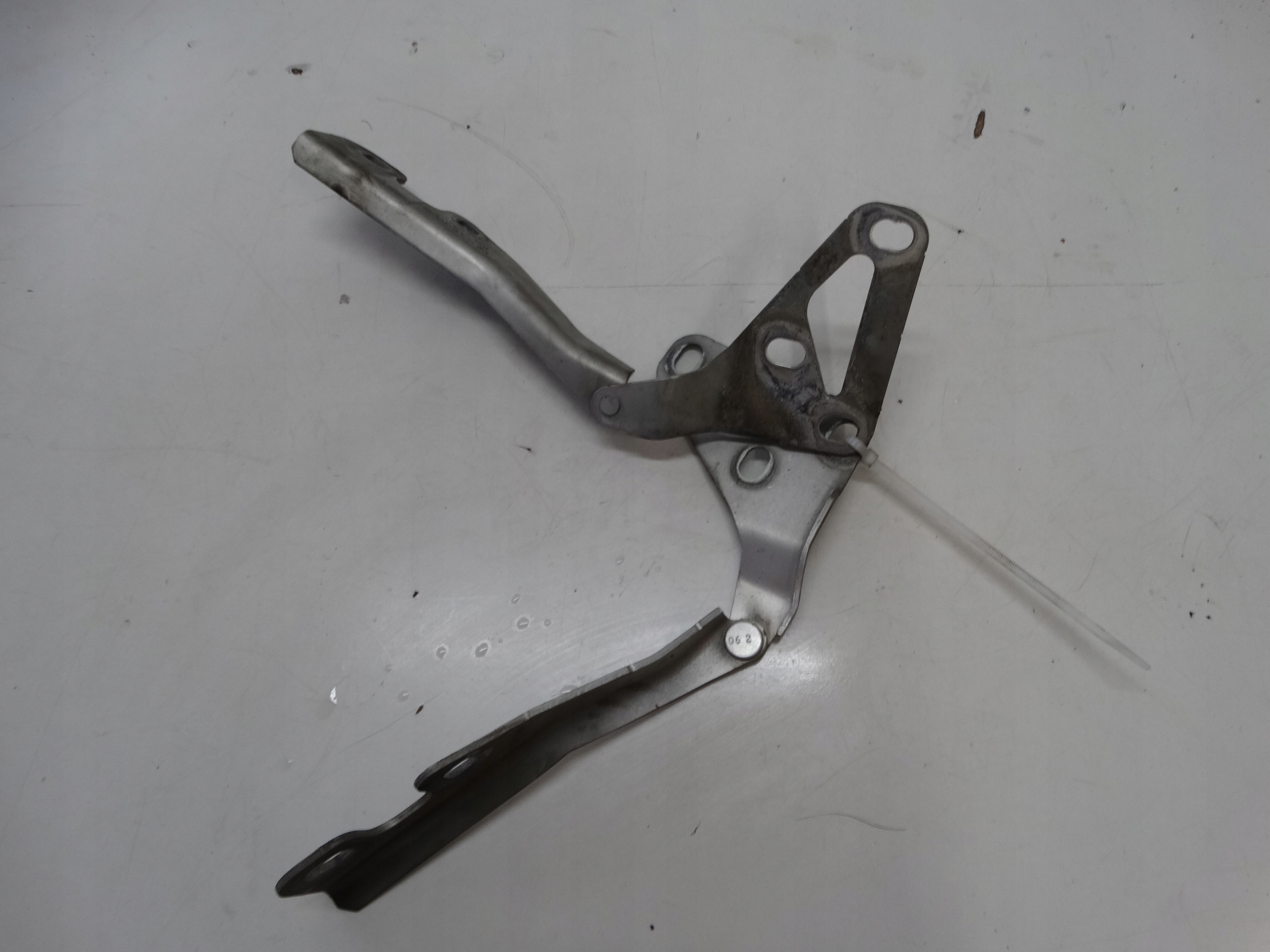 KOMPLET of hinges bonnets left+right OPEL VECTRA C