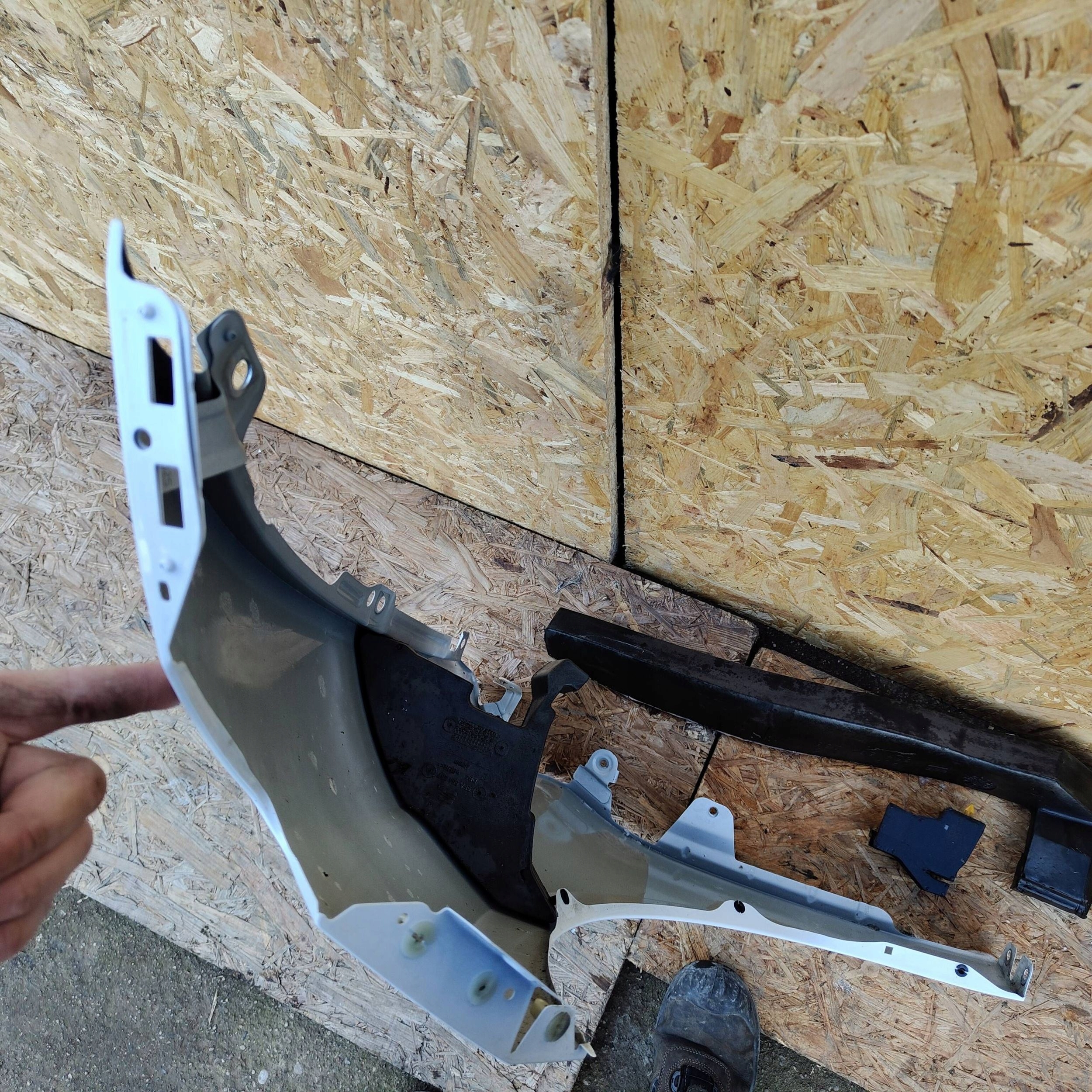 fender front side right Seat Leon IV idealny bialy