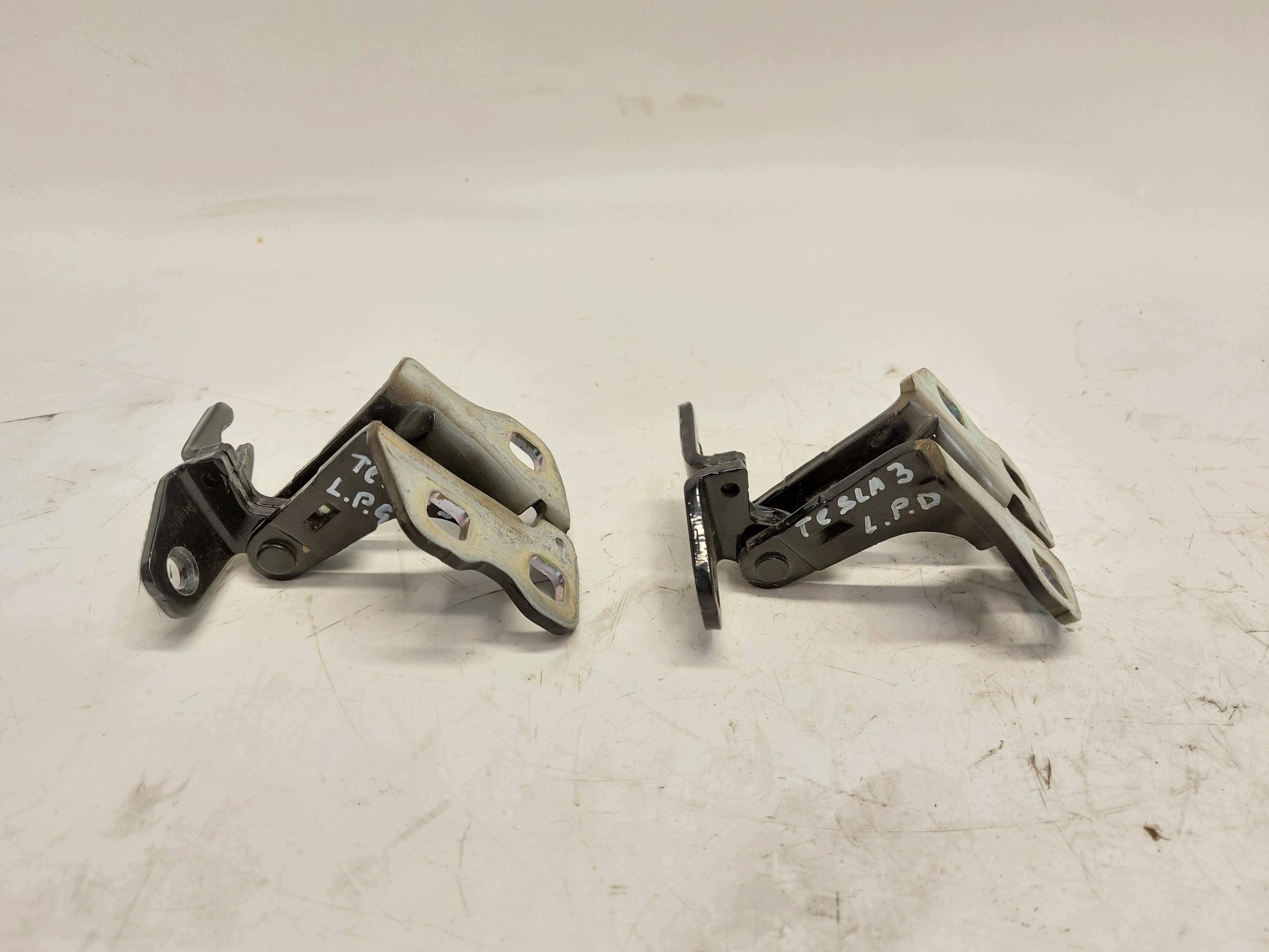 TESLA MODEL 3 2022r hinge door front left gora dol komplet