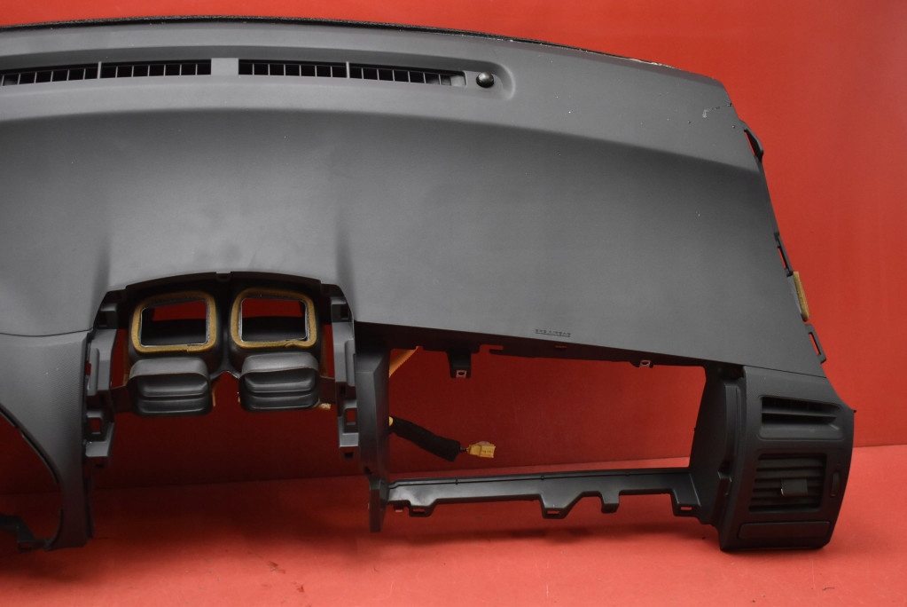 dashboard instrument panel console cockpit airbag EU TOYOTA AURIS 1 and 06-09