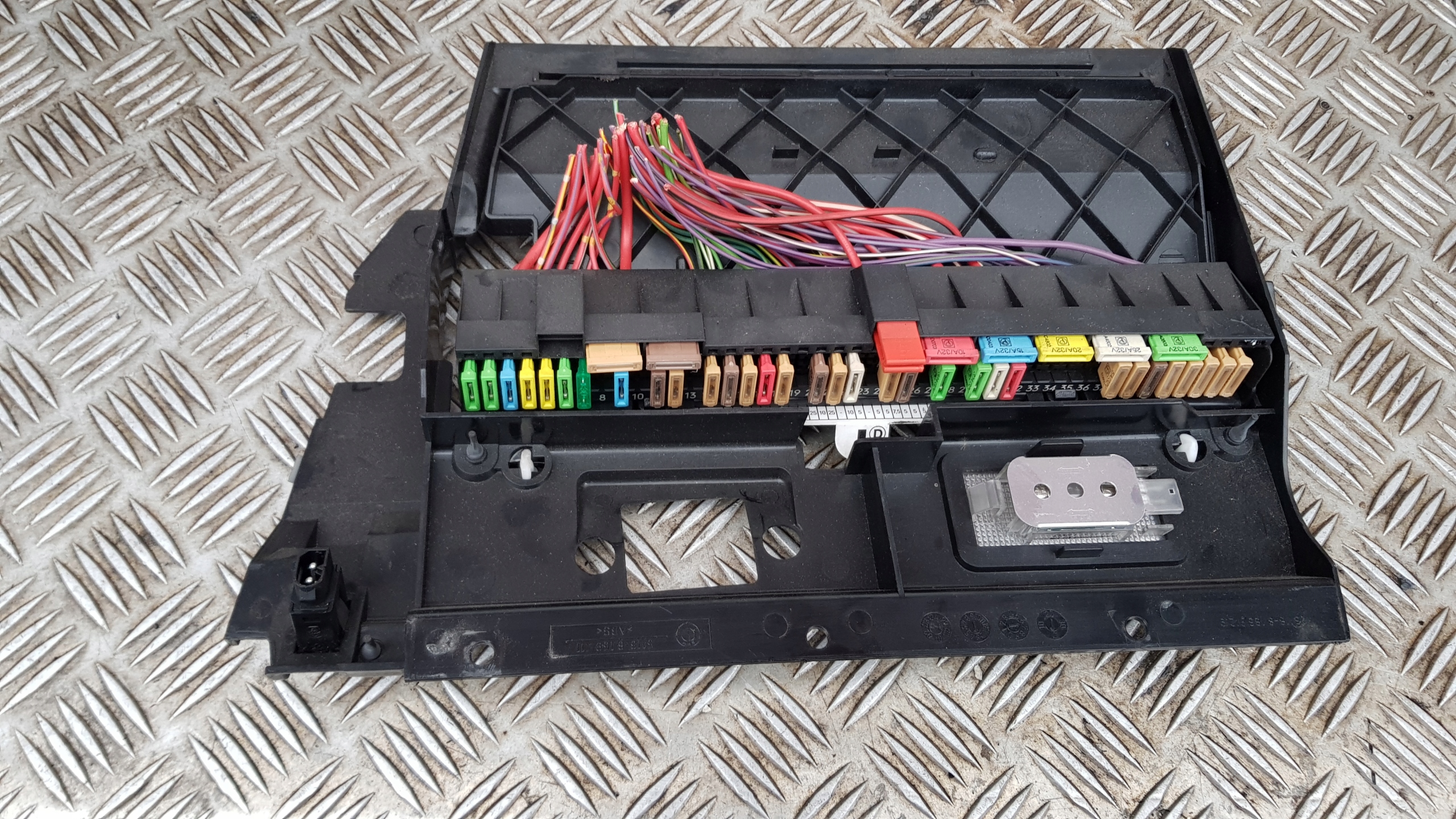 BMW E39 Blende Abdeckung Handschuhfach Sicherungen 8159711