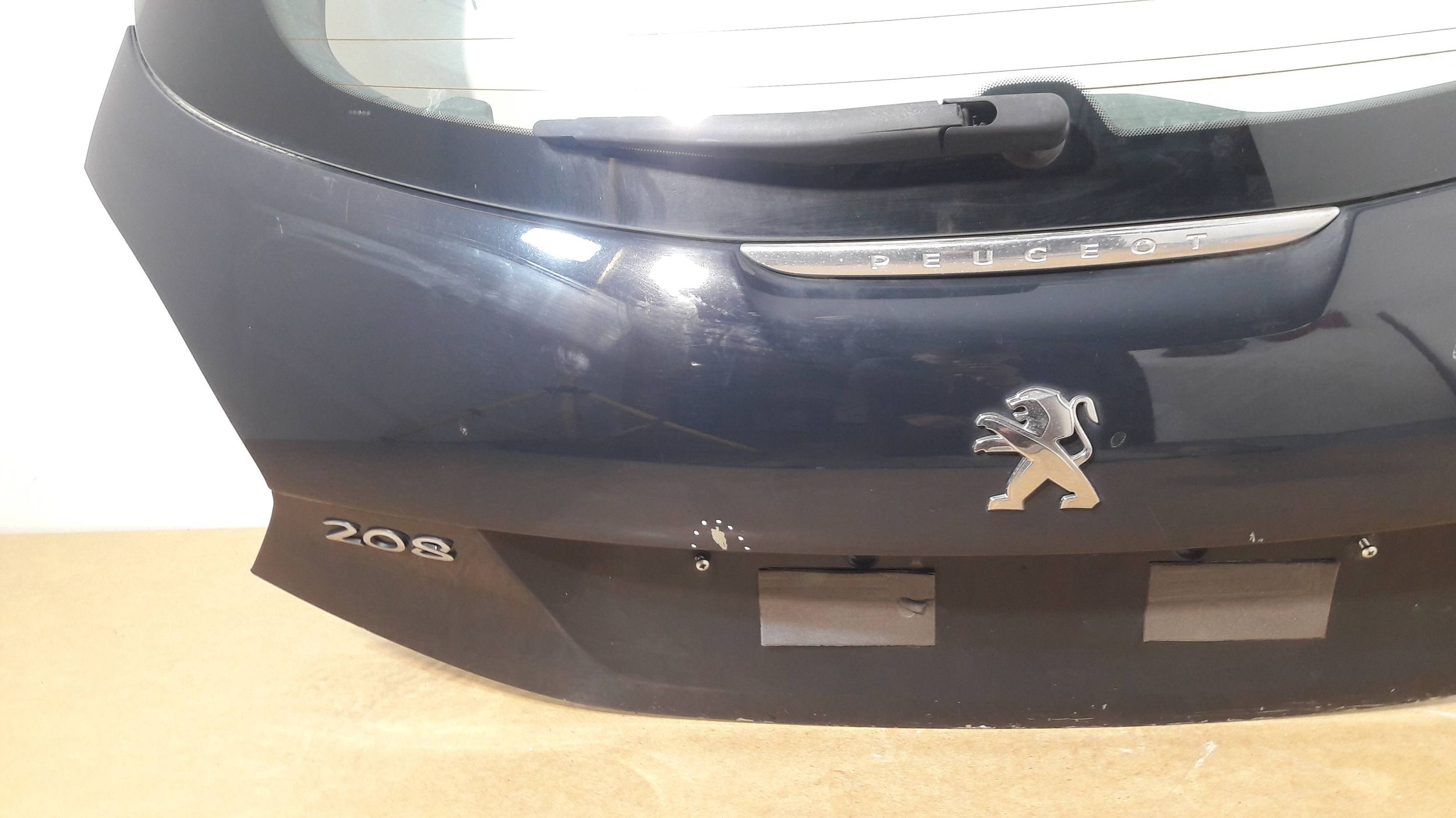 Peugeot 208 rear trunk door boot 2017 (H117)