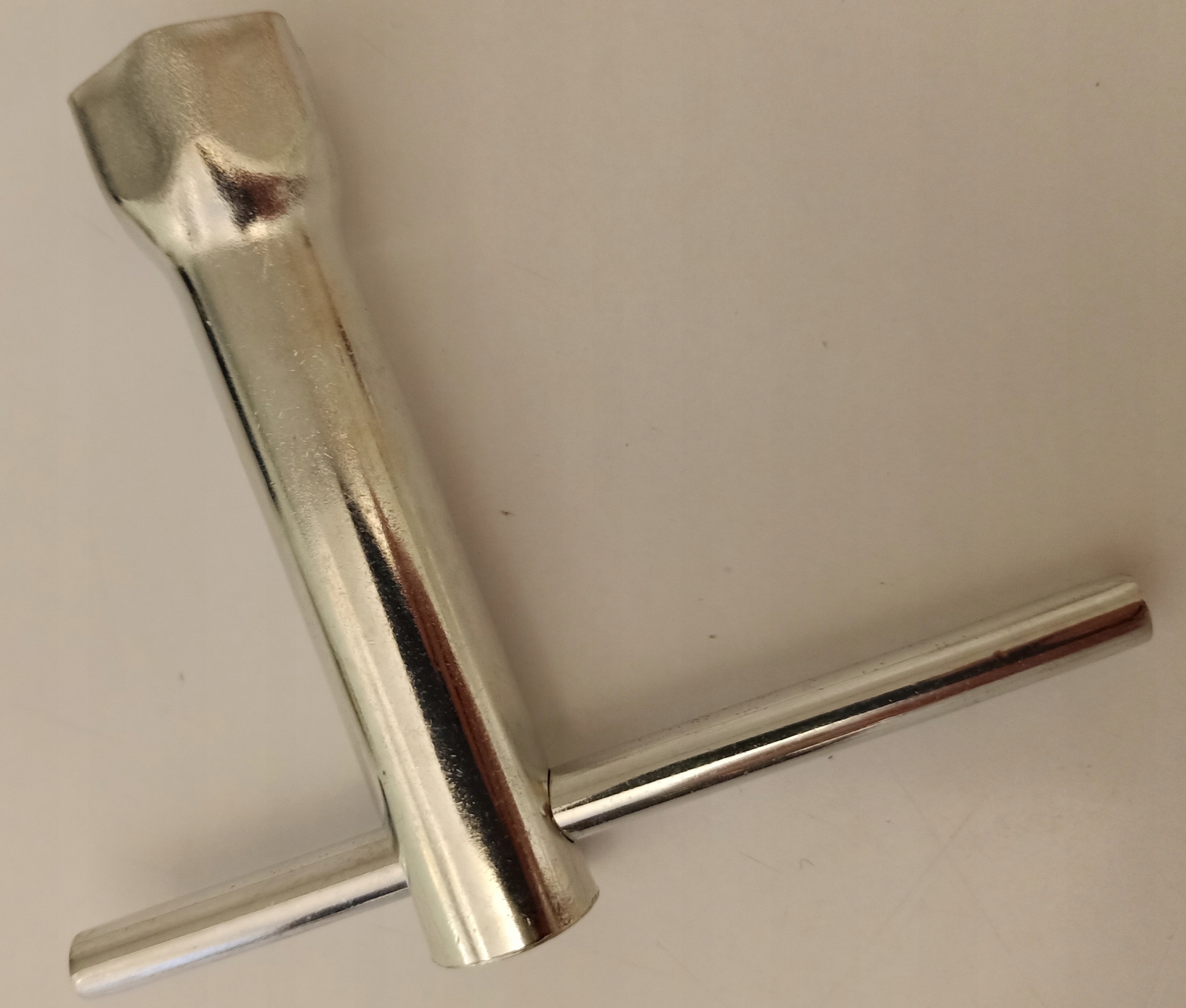 Klucz do świec 21mm dł.100mm MOTORYNKA Marka inna