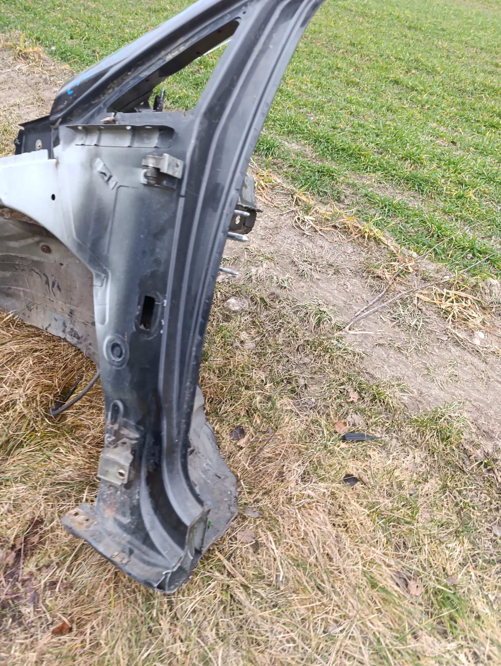 quarter left front left front seat altea LS9N