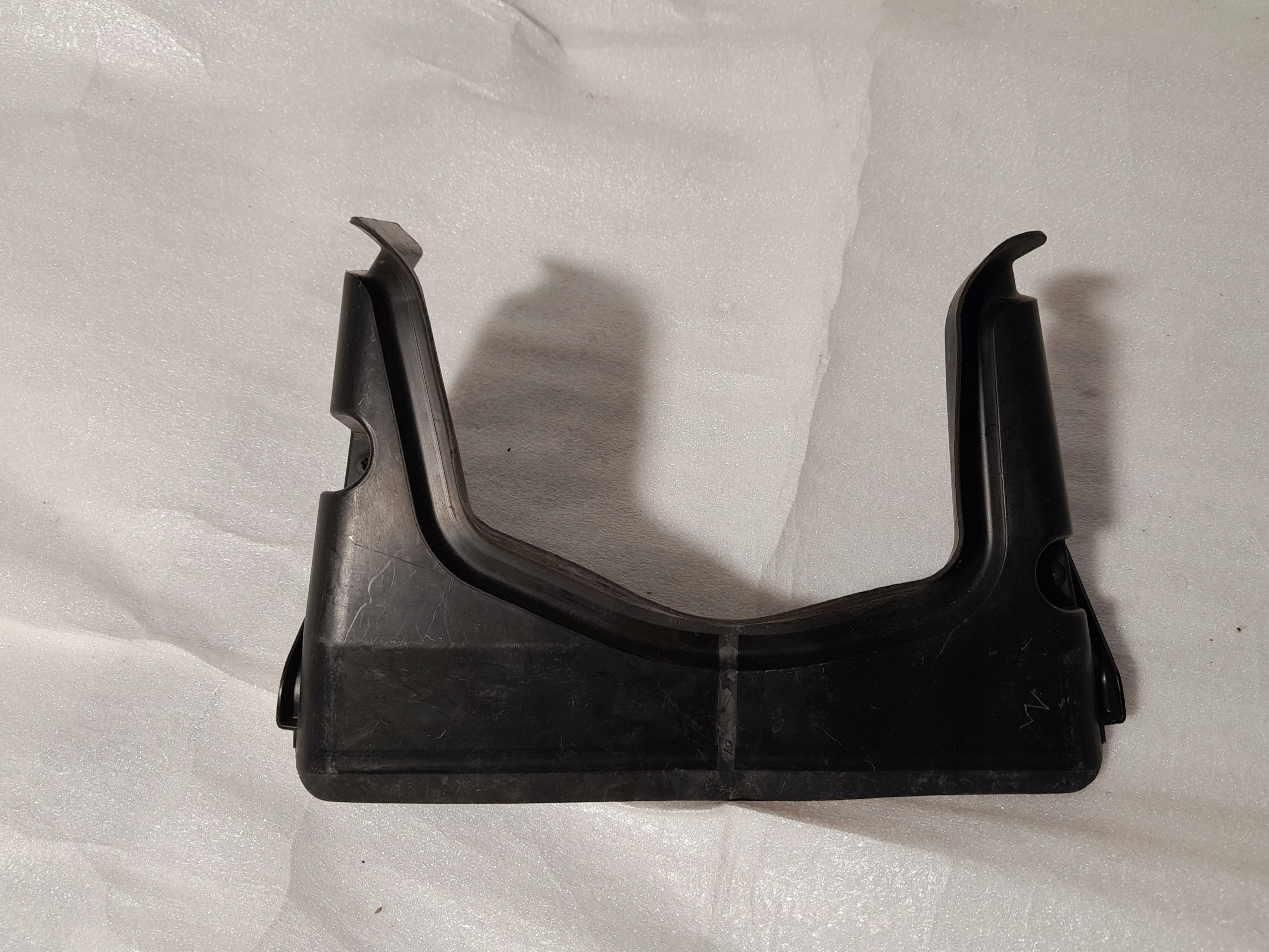 AUDI A4 B9 Obal RYNNA pod oknom 8W1819979A