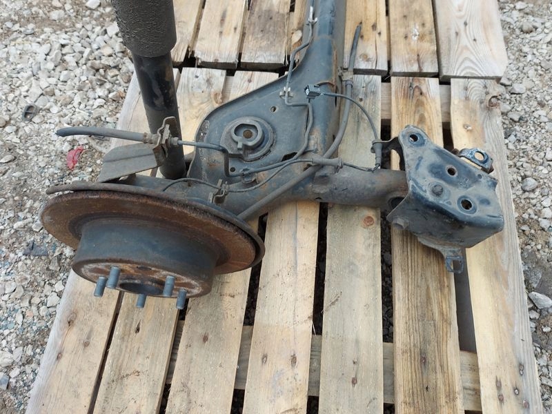 NISSAN JUKE F15 1.5 DCI BELKA ZAWIESZENIA TYŁ TYLN Producent części Nissan OE