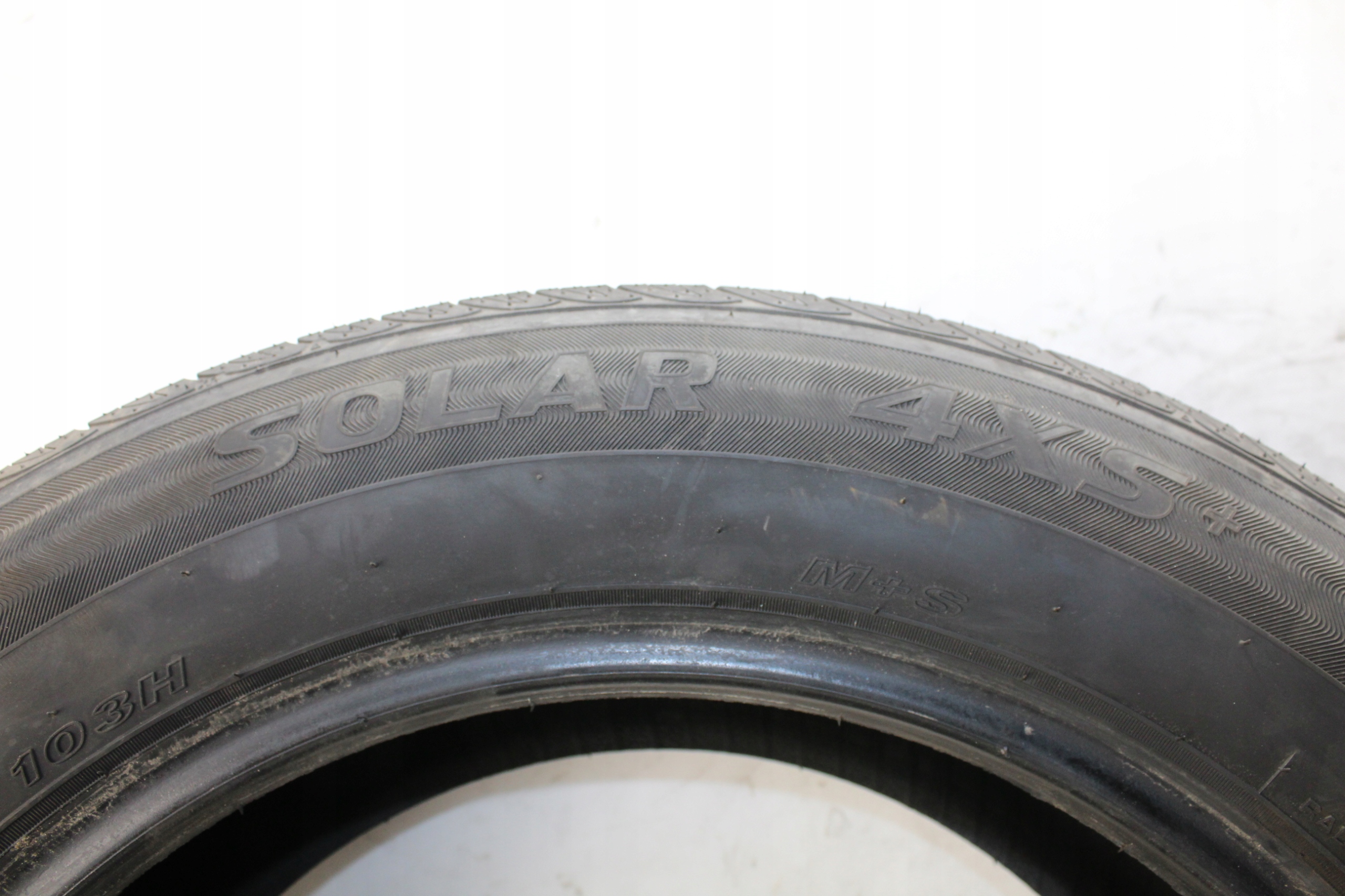 CHRYSLER PACIFICA OPONA OPONY SOLAR 4SX+ 235/60 R18 Profil opony 60