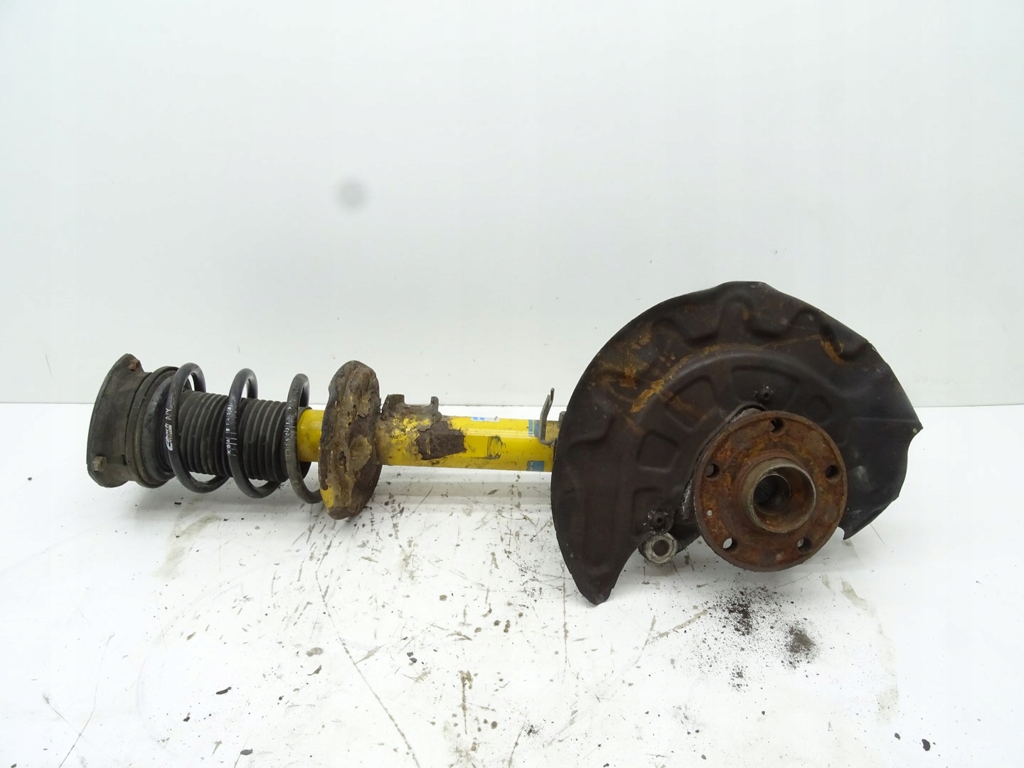 swing shock absorber McPherson left front SKODA OCTAVIA III 2.0 TDI