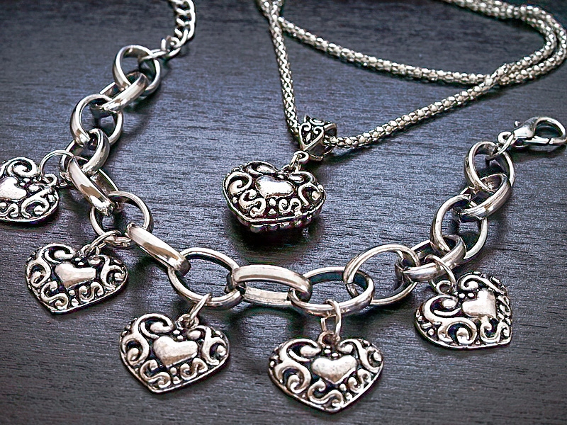 

Komplet bransoletka charms + zawieszka