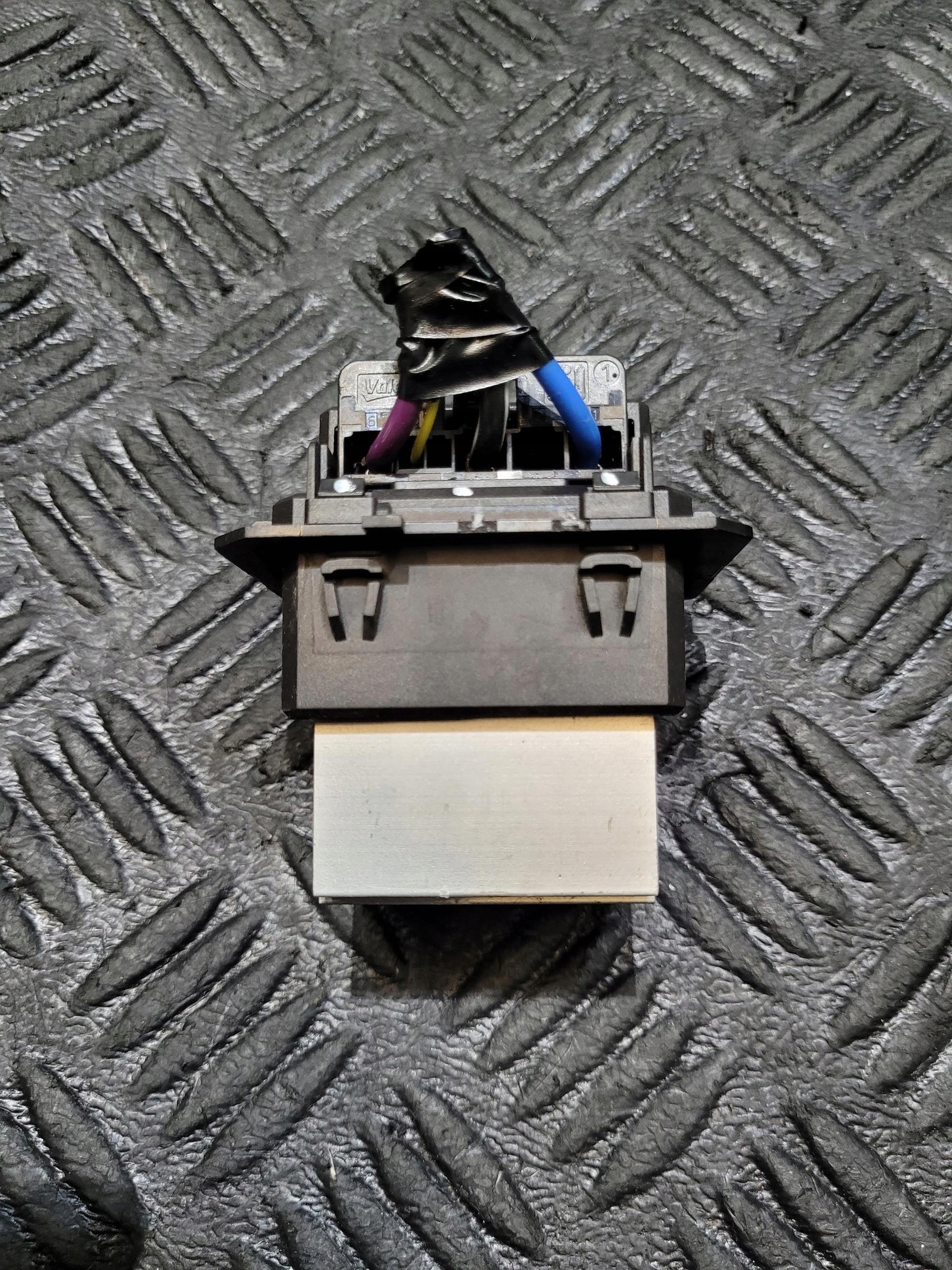 heater resistor T1014302U-C NISSAN LEAF II ZE1