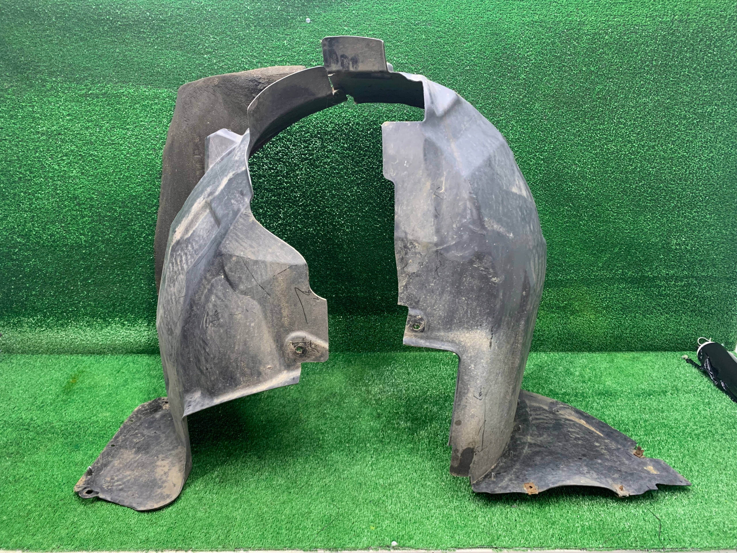 NADKOLE LEWY PRZÓD MERCEDES W251 A2518840922 A2518840522
