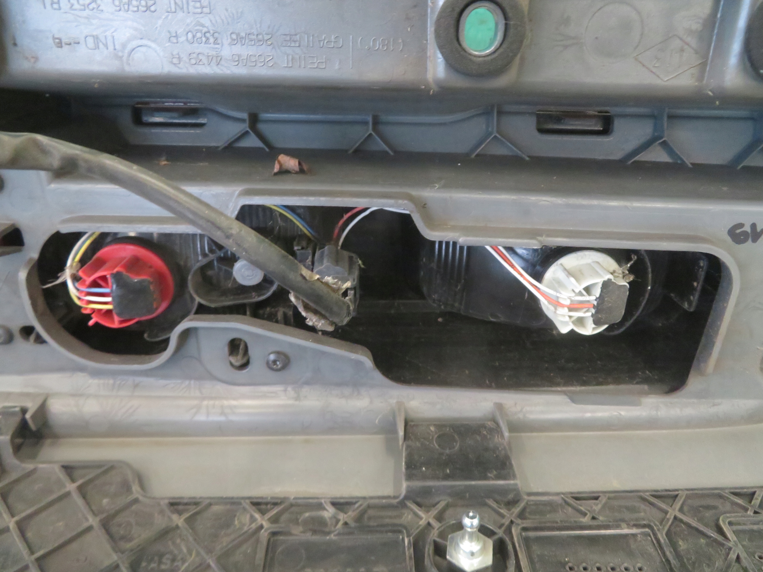light left rear part OPEL VIVARO RENAULT TRAFIC 18R 265A64439R