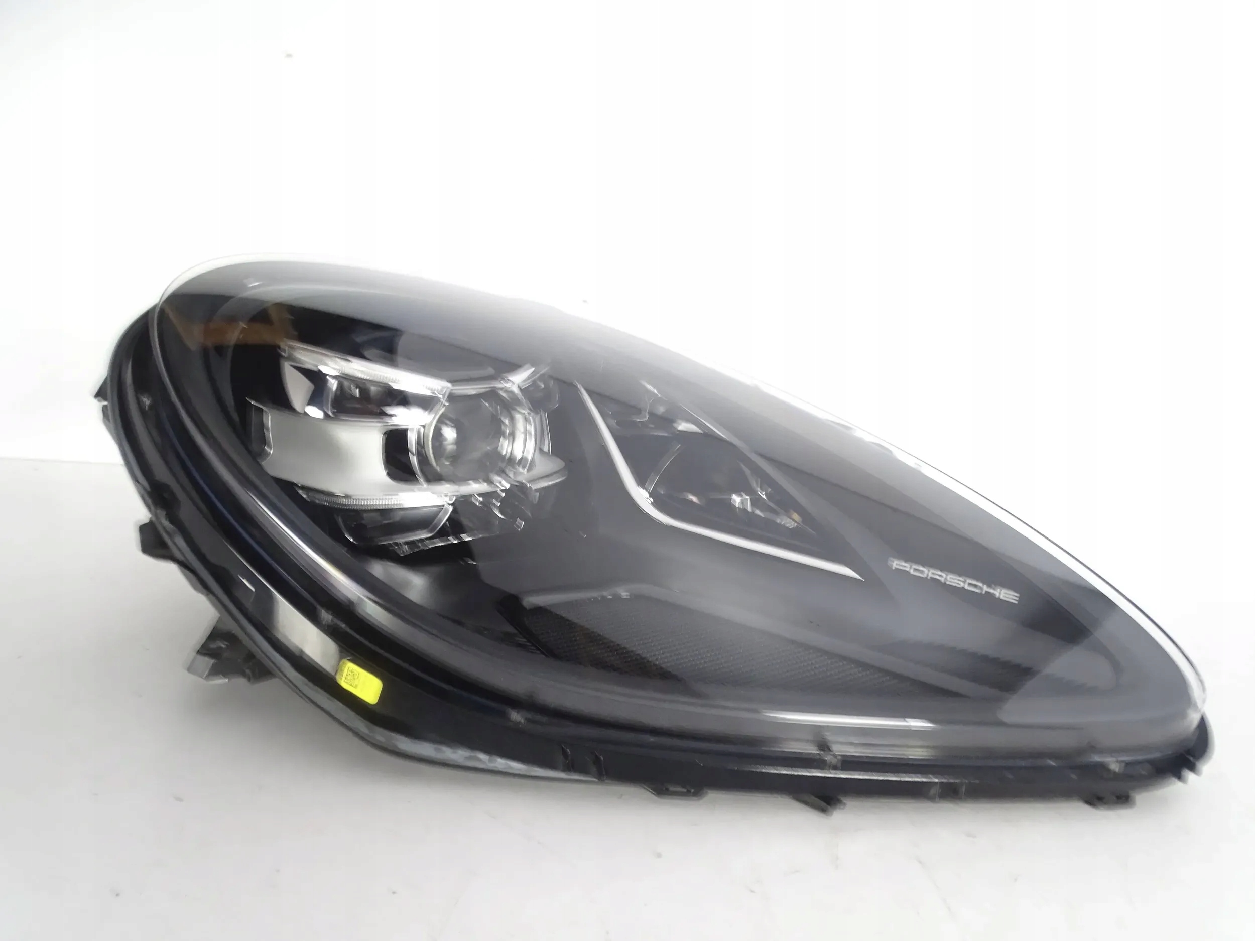 LAMPA PRZÓD PRZEDNIA PRAWA PORSCHE MACAN 95B