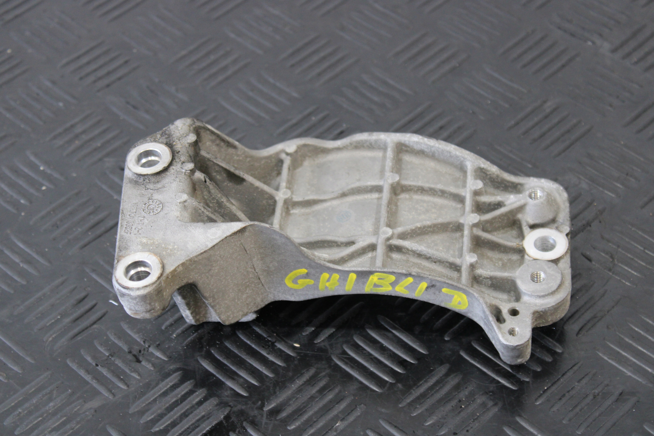 Support Support plaque Alternateur 3362F MASERATI GHIBLI M157 3,0 D