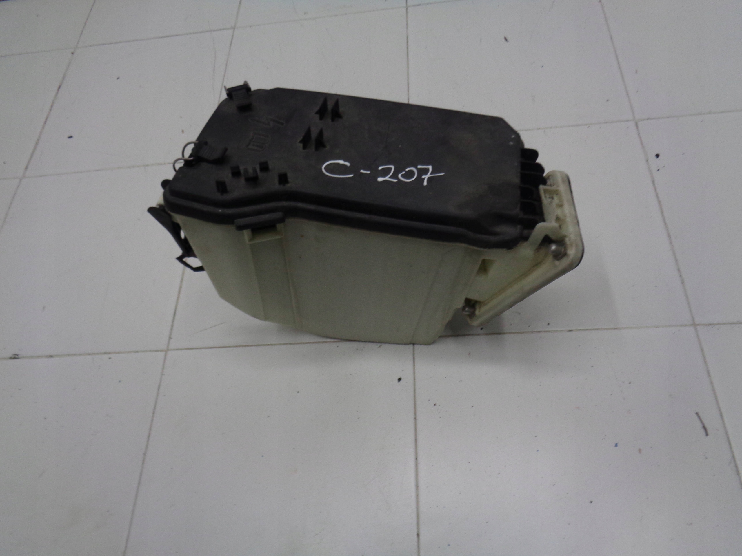 MERCEDES W212 W207 2.2 CDI fuse box
