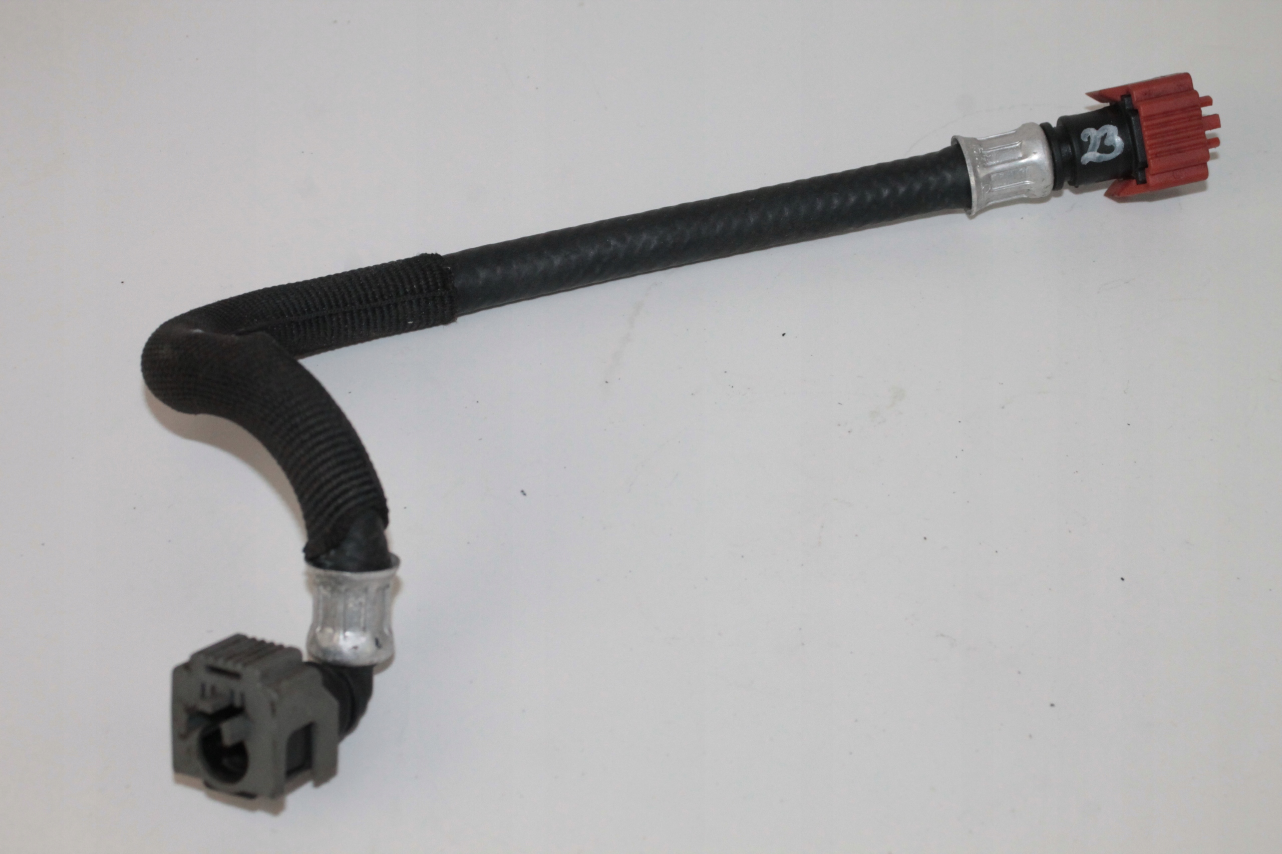 33 - TRIUMPH SCRAMBLER 900 ТОПЛИВОПРОВОД