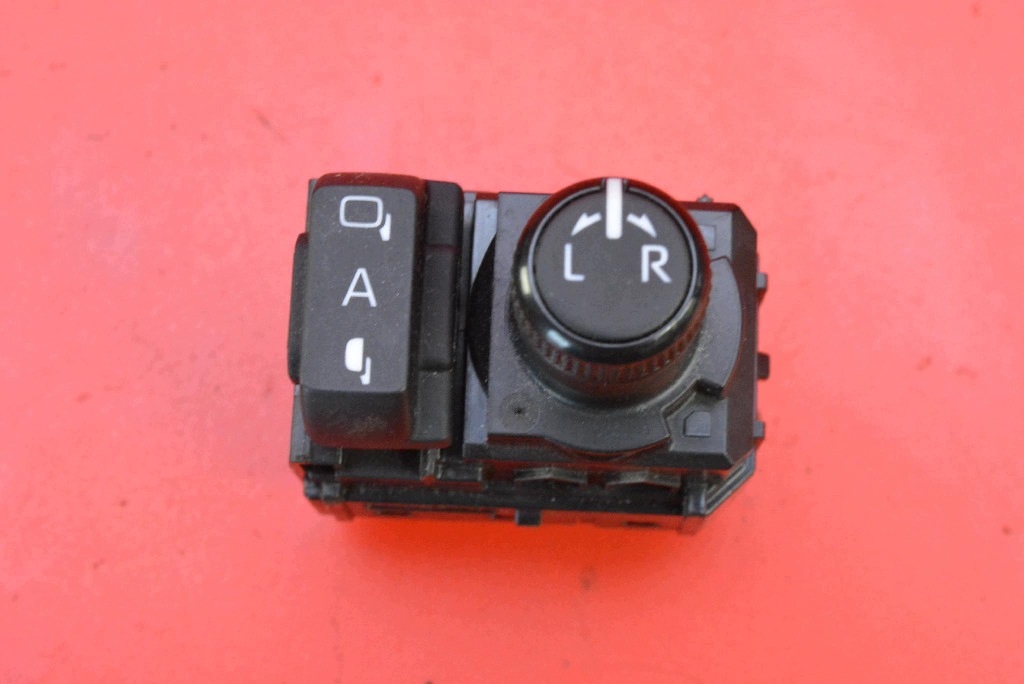 PANEL Regulations- der Spiegel 183910 TOYOTA YARIS 4 IV 20-24