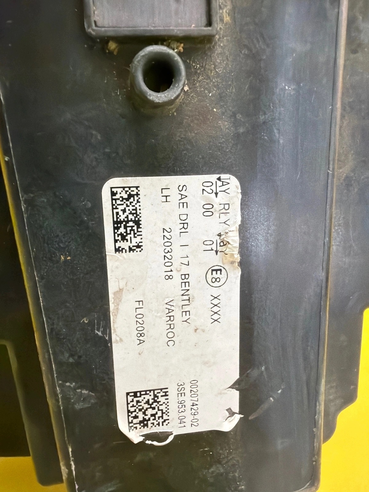 light left front Bentley Continental DRL 2017- USA 00207429-02