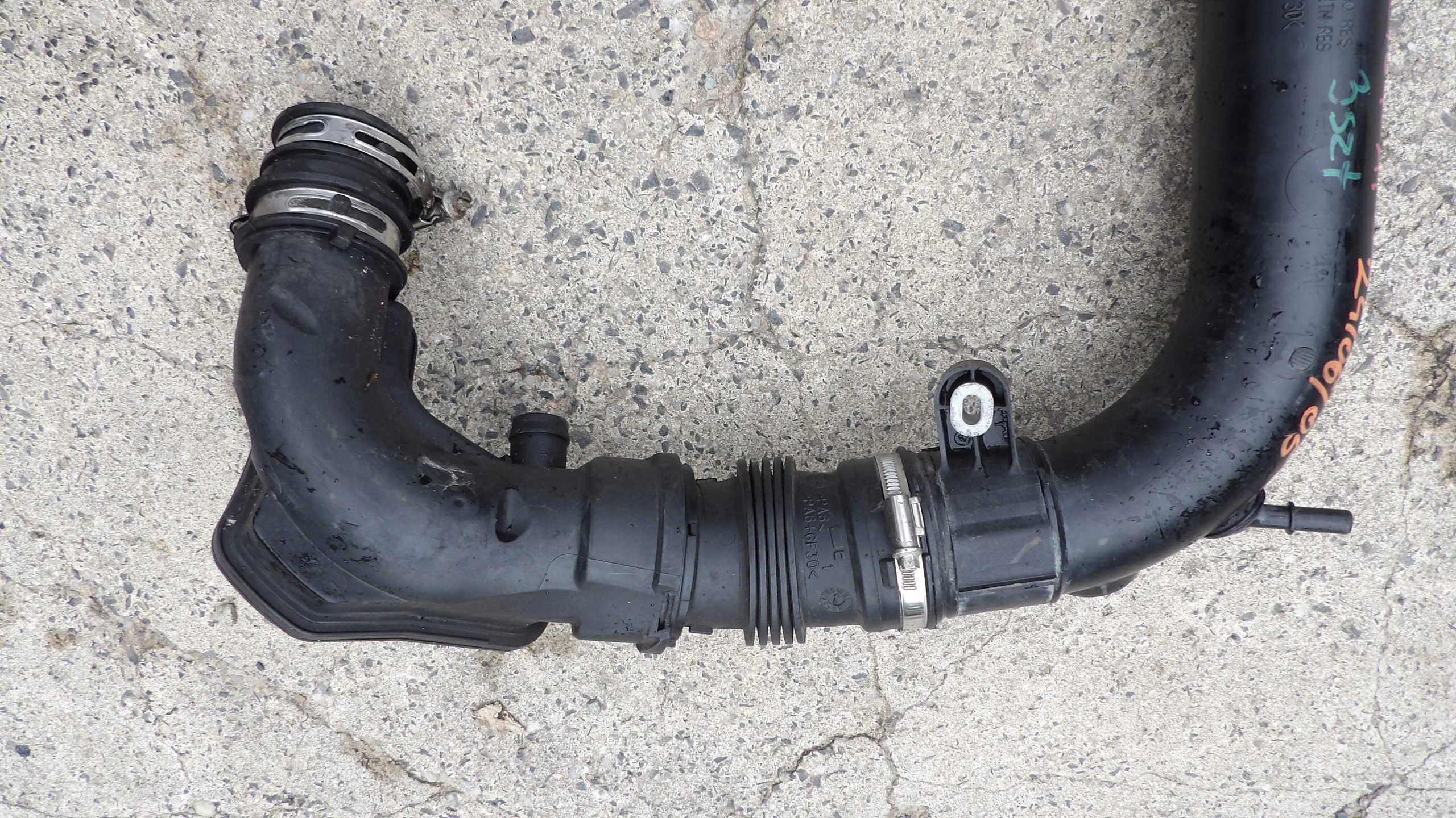 FORD FIESTA MK7 1.0 EB air hose pipe