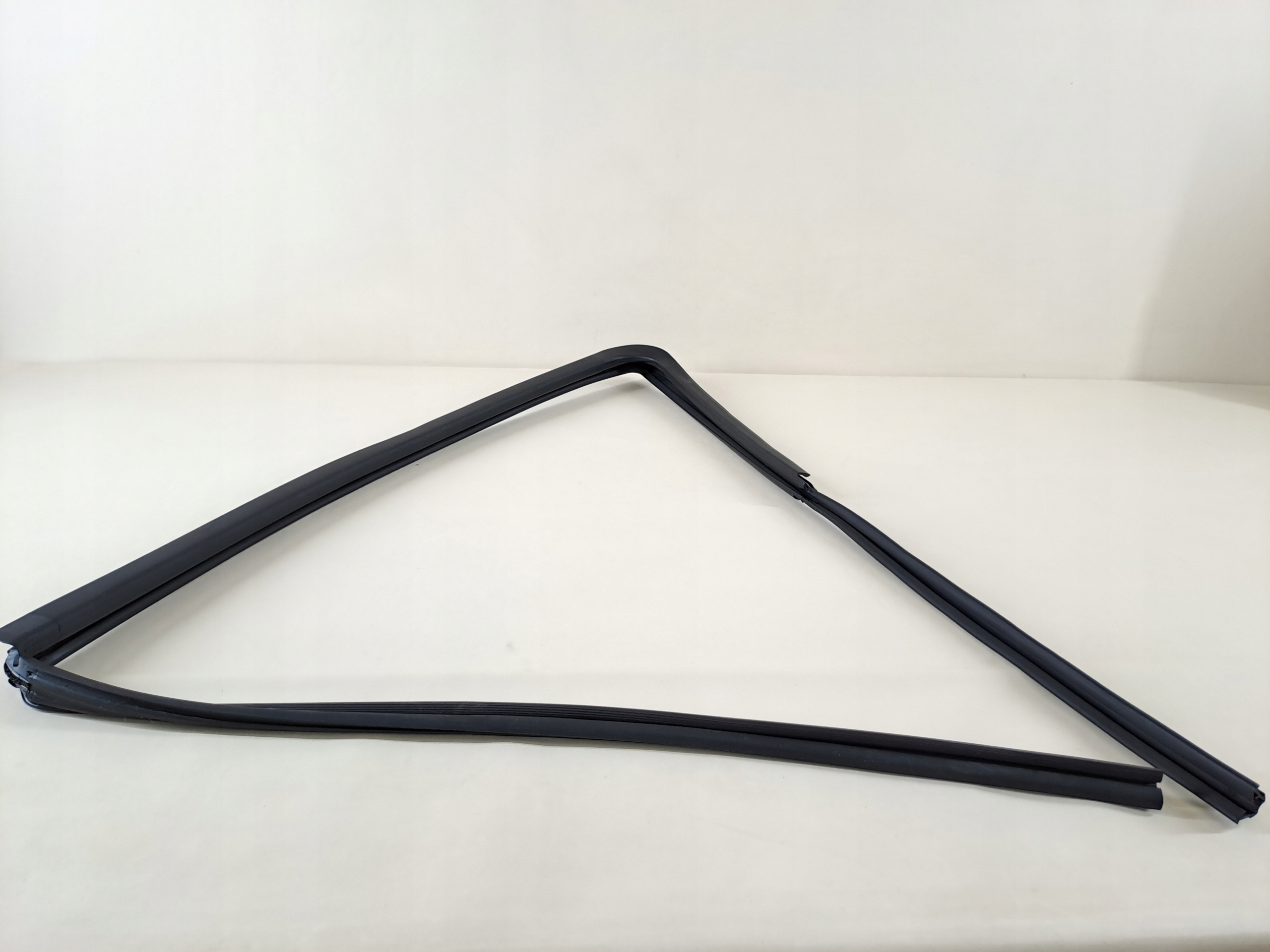 SUZUKI SX4 S-CROSS 18r LIFT 1.4T Joint Vitres Portière Droit Avant
