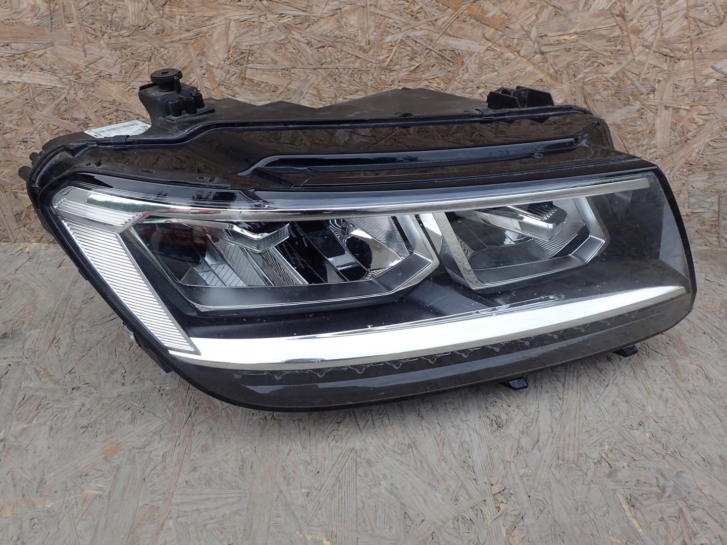 ФАРА ПРАВА ПОВНИЙ КОМПЛЕКТ LED VW TIGUAN 2 II 5NAnb941036d