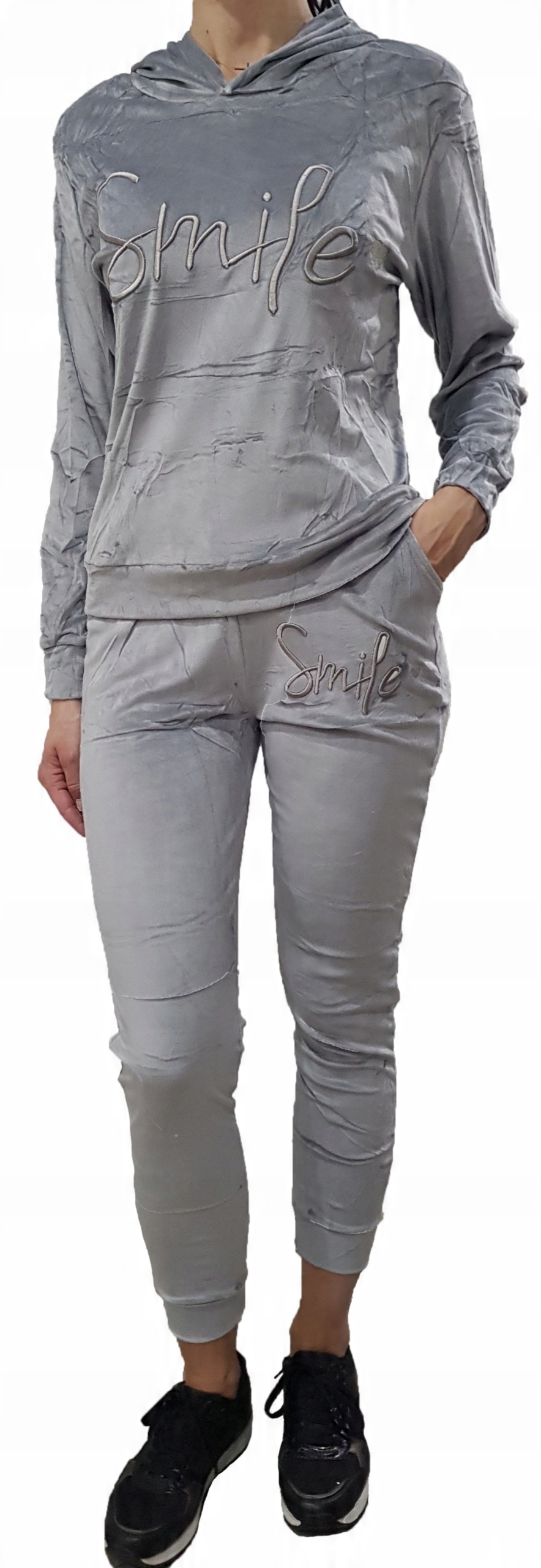 

Komplet Dresowy welurowy z kapturem, napisem L/XL