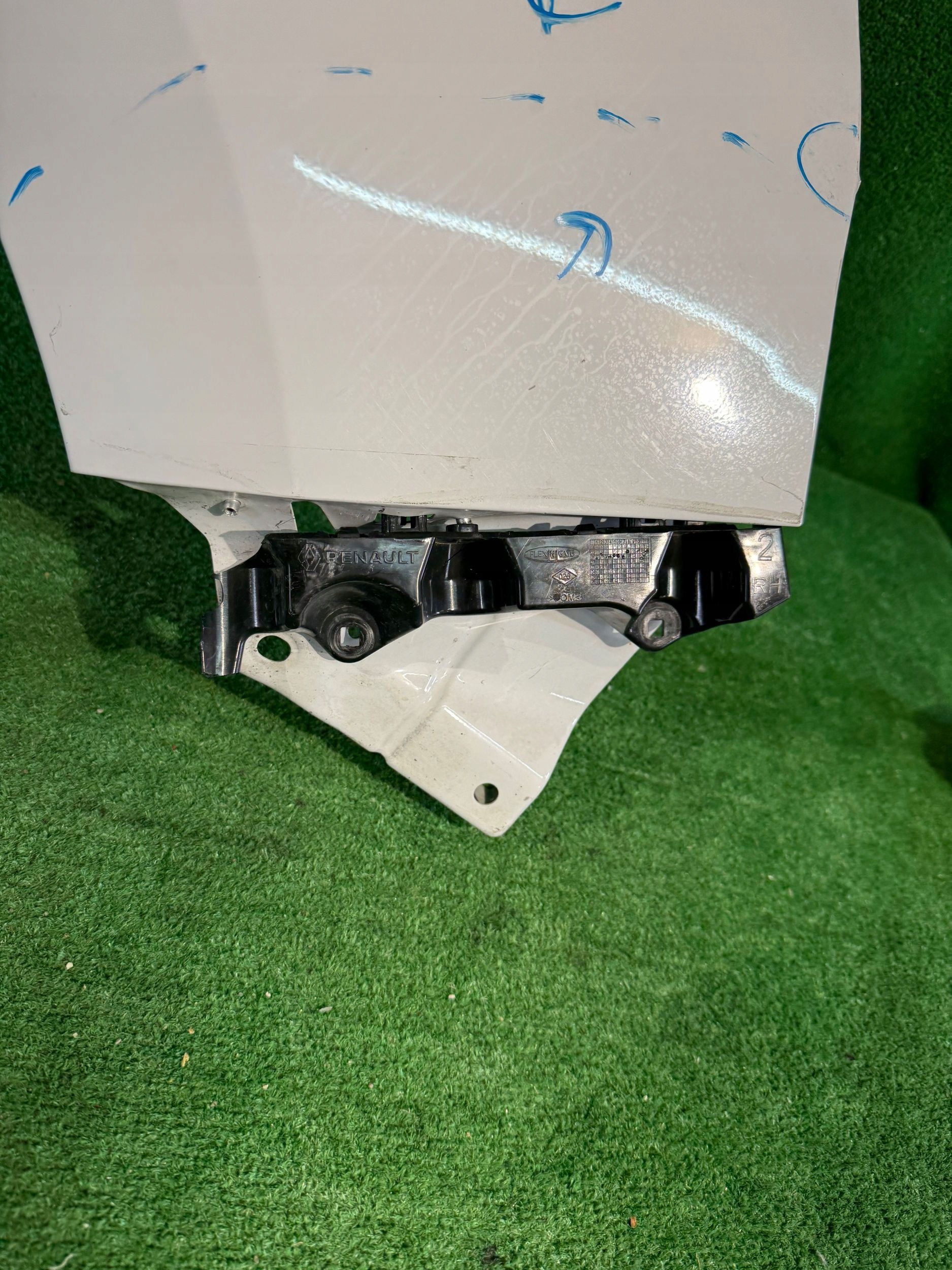 fender front front right RENAULT KAMGOO IV 4 21- NR.130