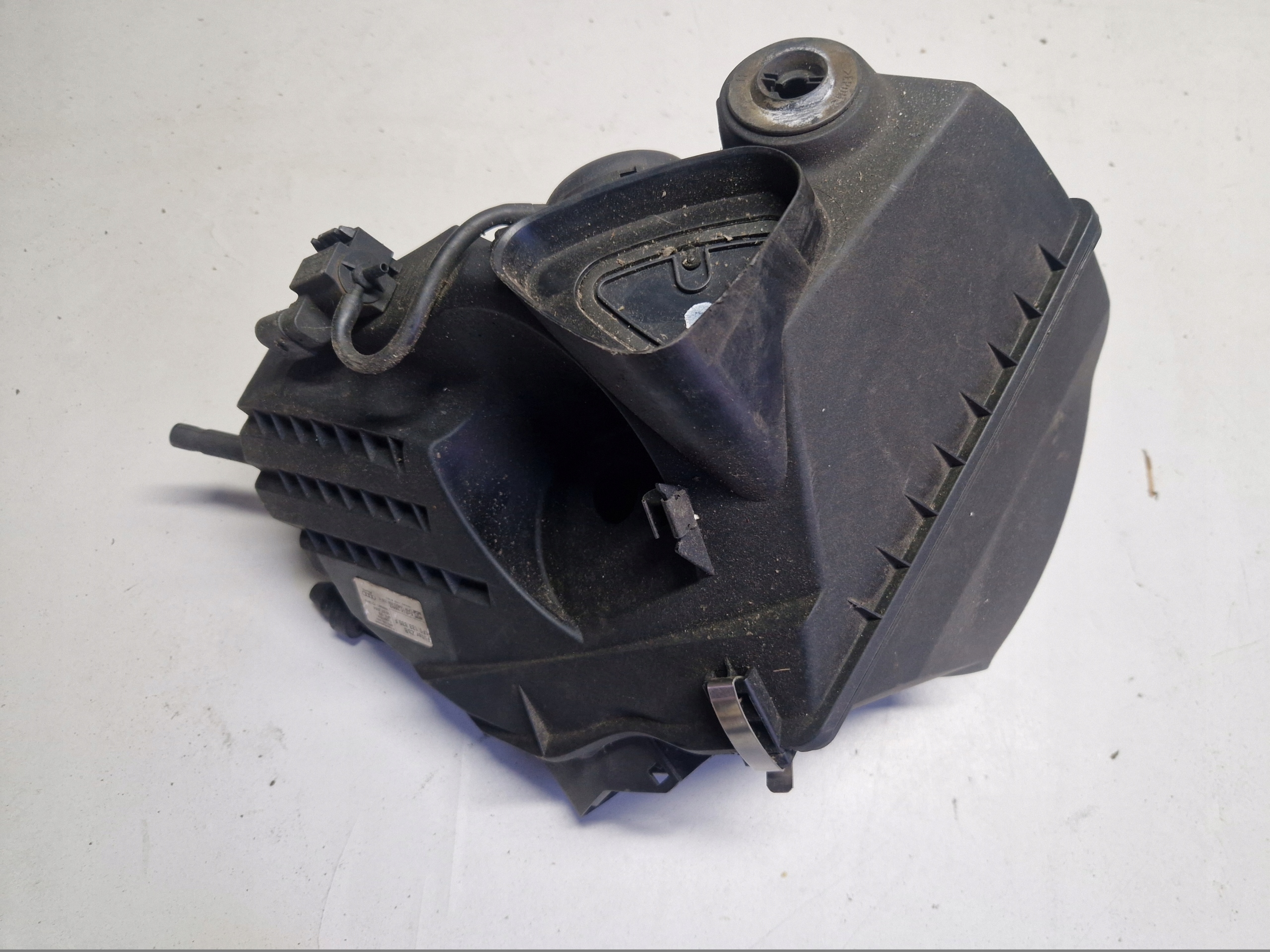 AUDI A6 C6 A6C6 3,2 FSI Benzin Gehäuse filter luft 4F0133835F